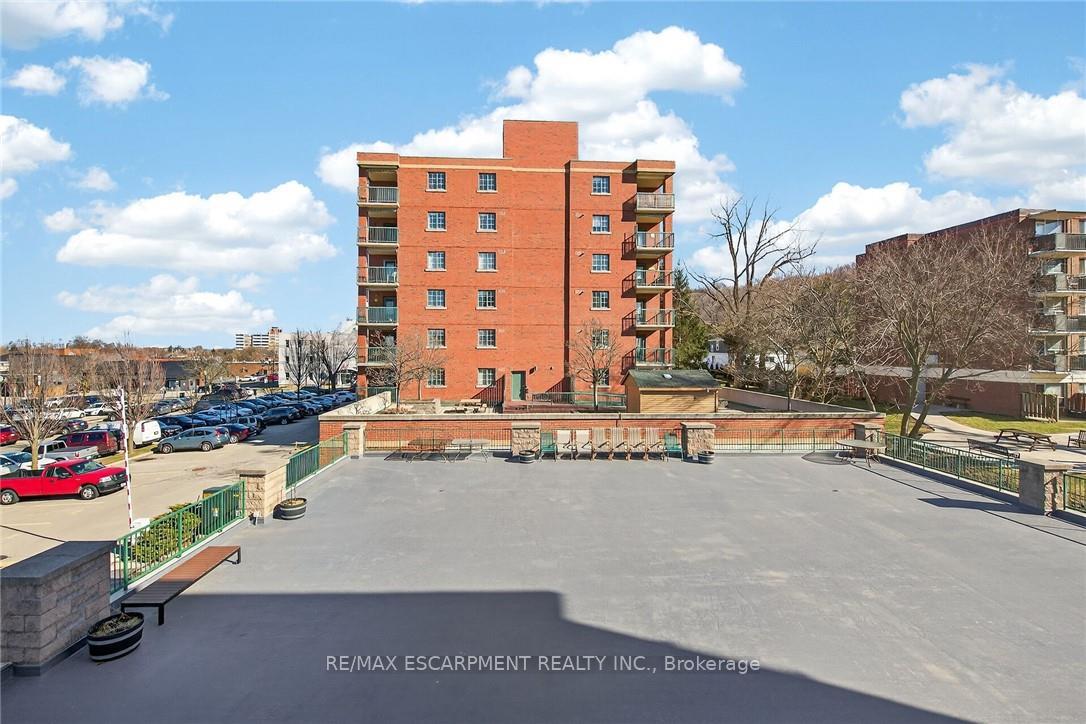 Photo 35 of Unit 303, 19 Lake Avenue S, Hamilton, Stoney Creek — HOMEH