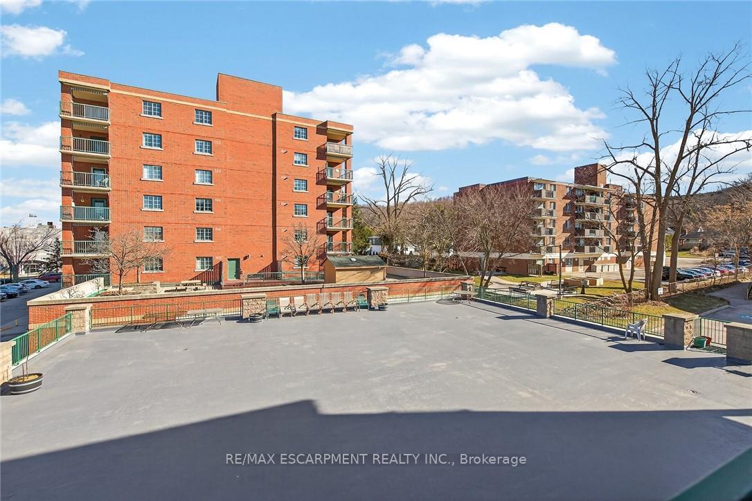 Photo 36 of Unit 303, 19 Lake Avenue S, Hamilton, Stoney Creek — HOMEH