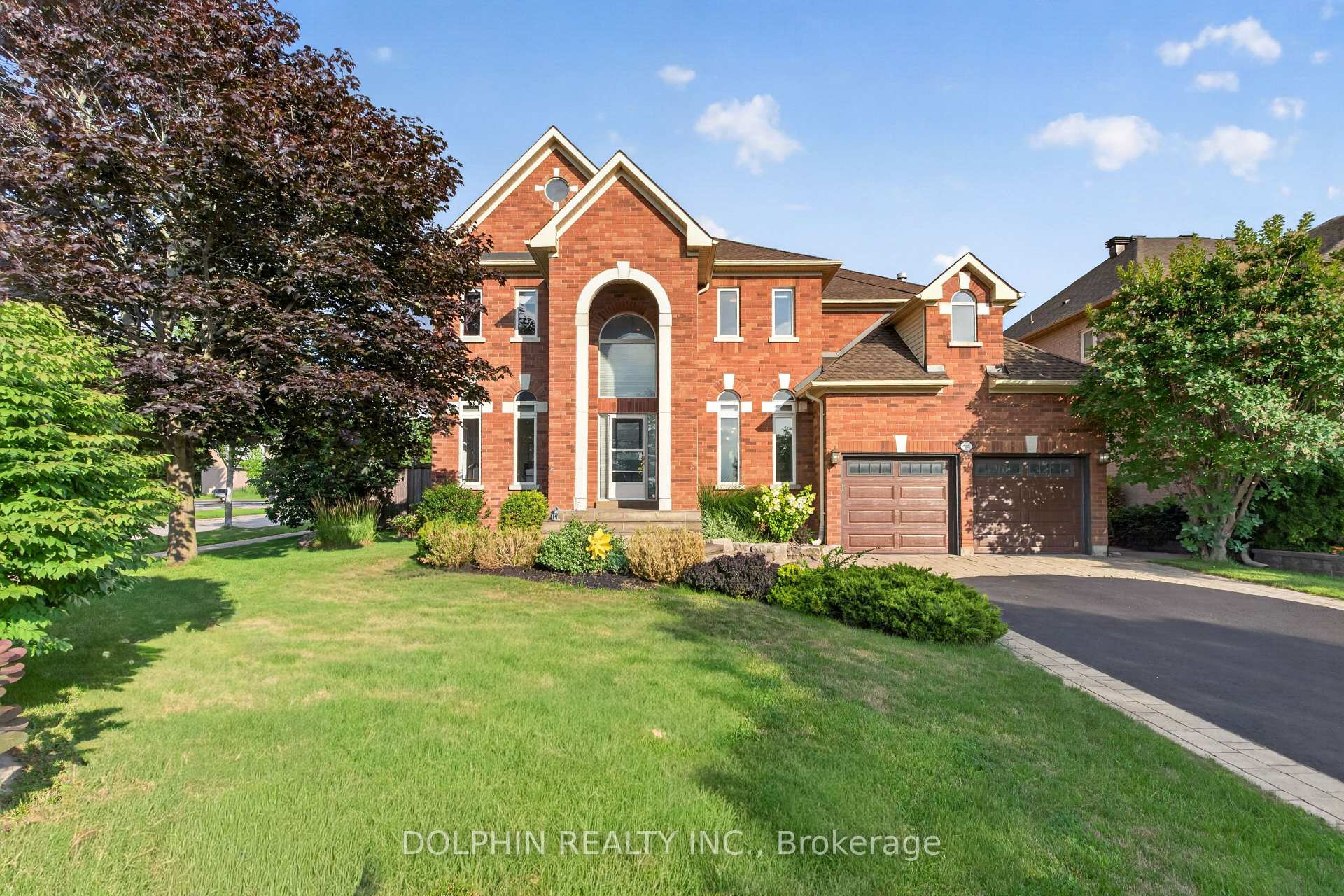 Front of 735 Foxcroft Boulevard