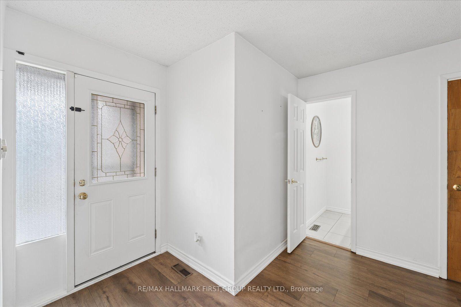 Photo 4 of 747 Stonepath Circle, Pickering, Amberlea — HOMEH