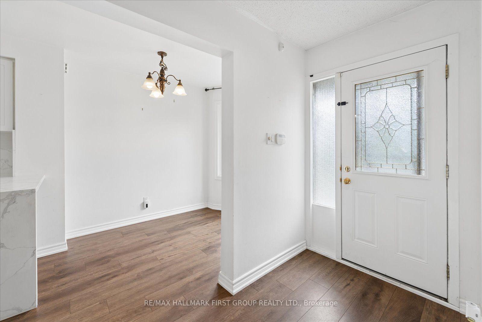 Photo 5 of 747 Stonepath Circle, Pickering, Amberlea — HOMEH