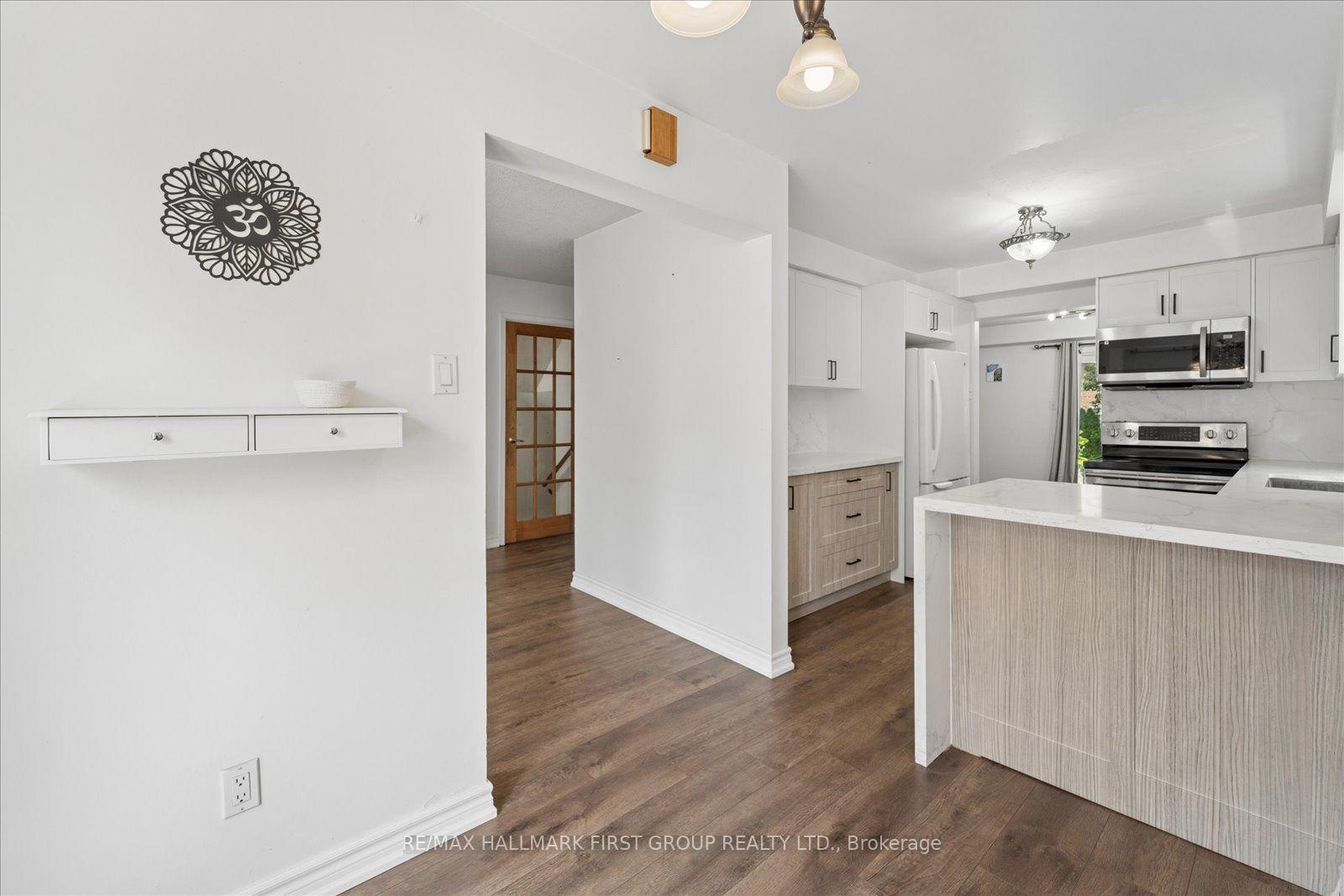 Photo 6 of 747 Stonepath Circle, Pickering, Amberlea — HOMEH