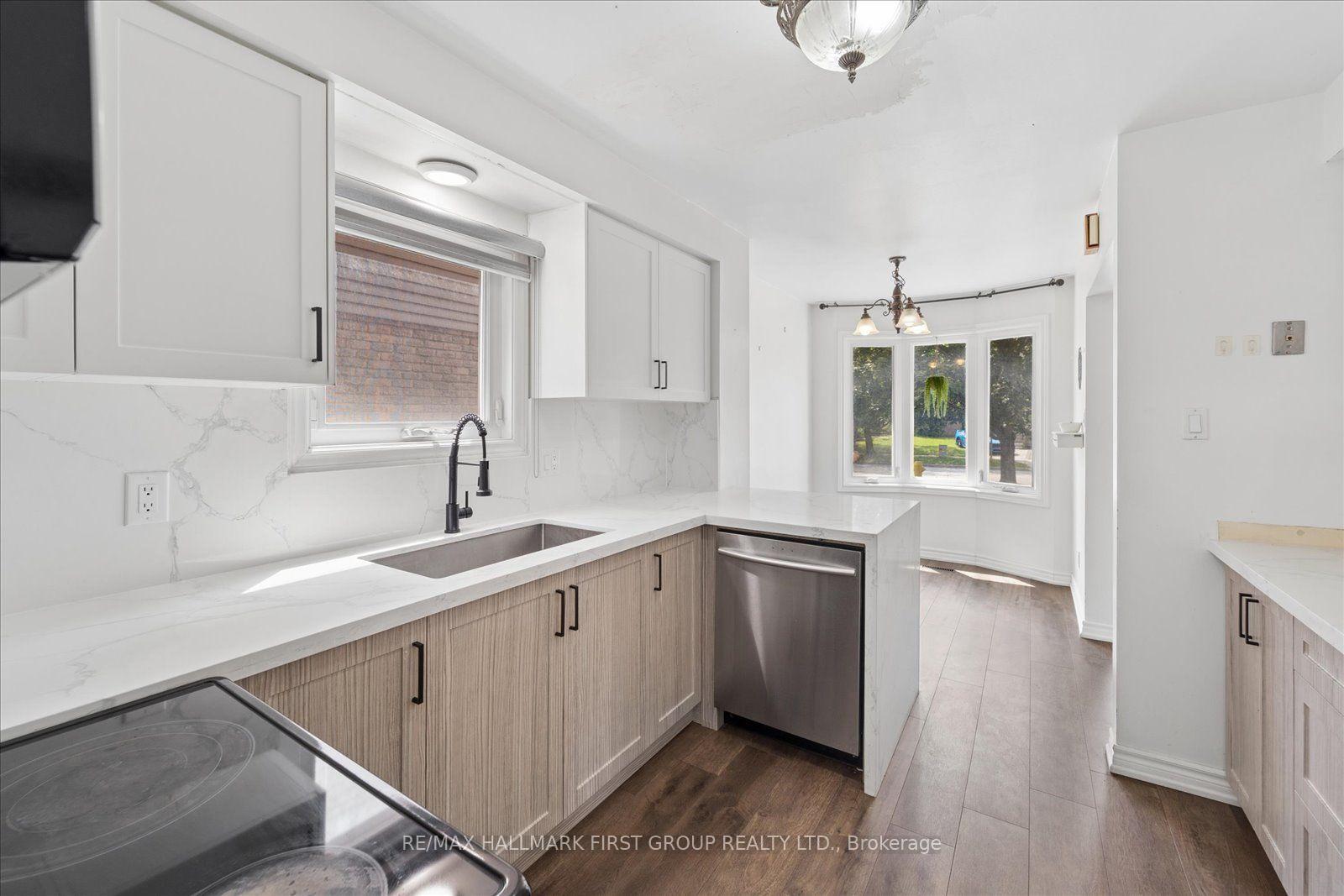 Photo 11 of 747 Stonepath Circle, Pickering, Amberlea — HOMEH