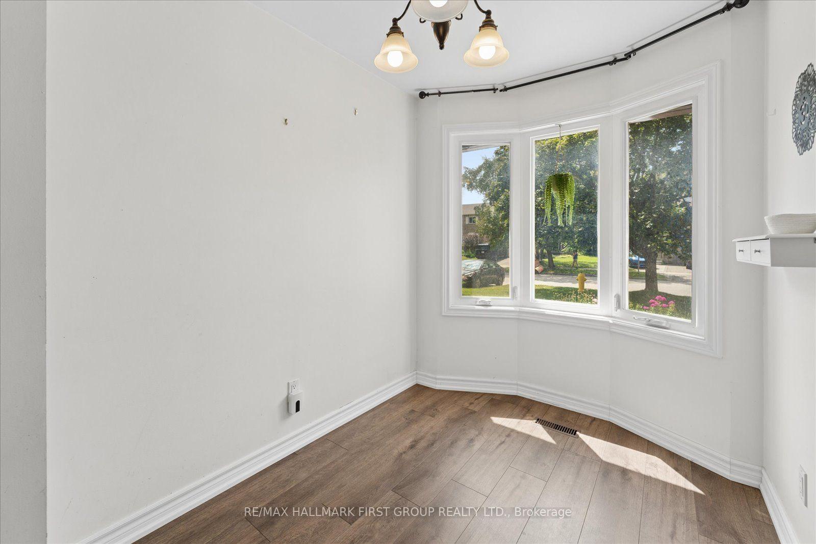 Photo 12 of 747 Stonepath Circle, Pickering, Amberlea — HOMEH