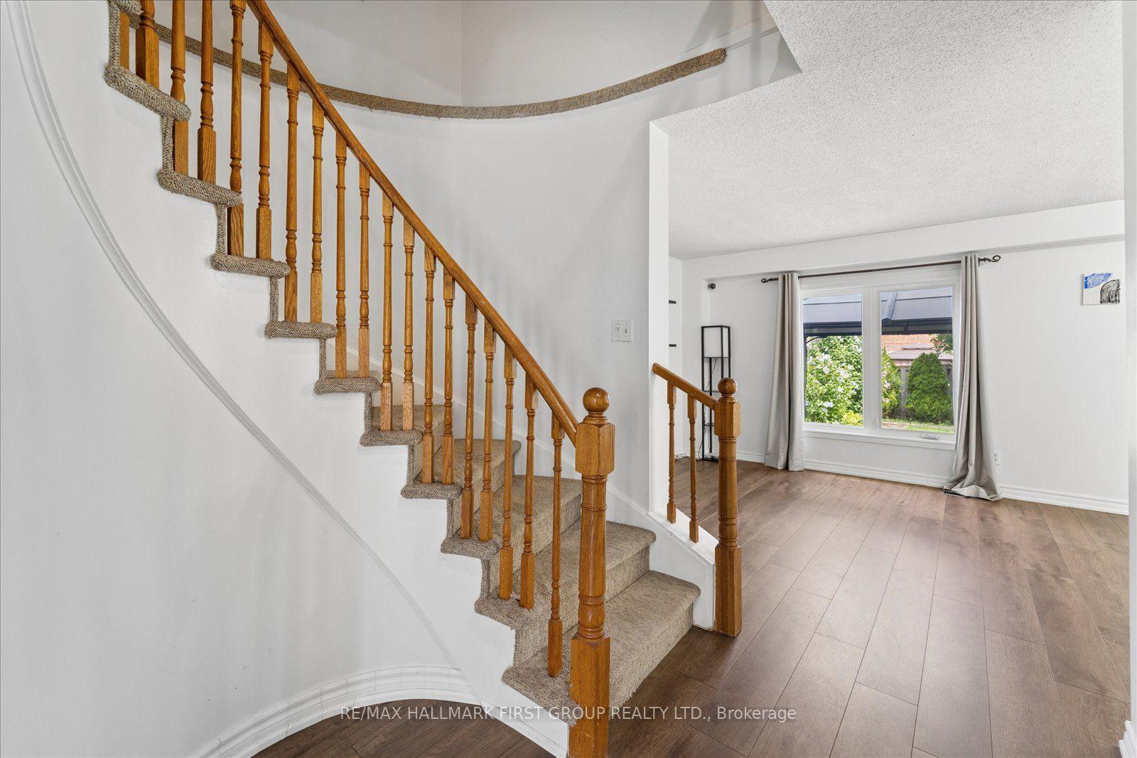 Photo 14 of 747 Stonepath Circle, Pickering, Amberlea — HOMEH