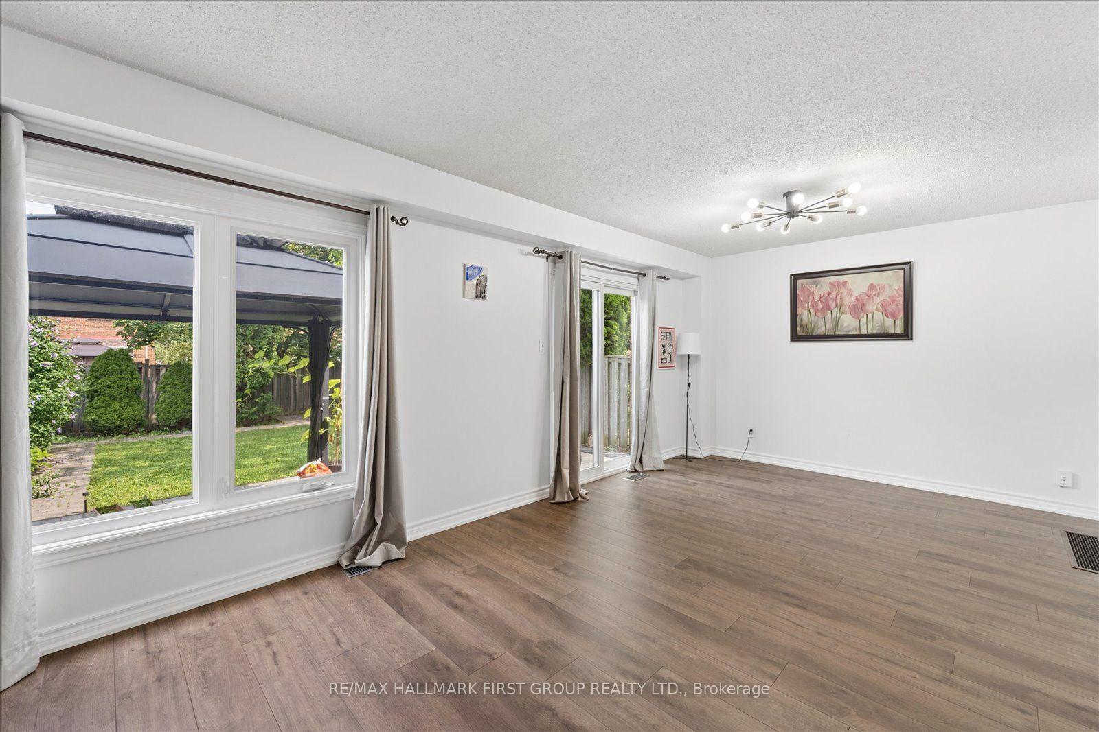 Photo 15 of 747 Stonepath Circle, Pickering, Amberlea — HOMEH