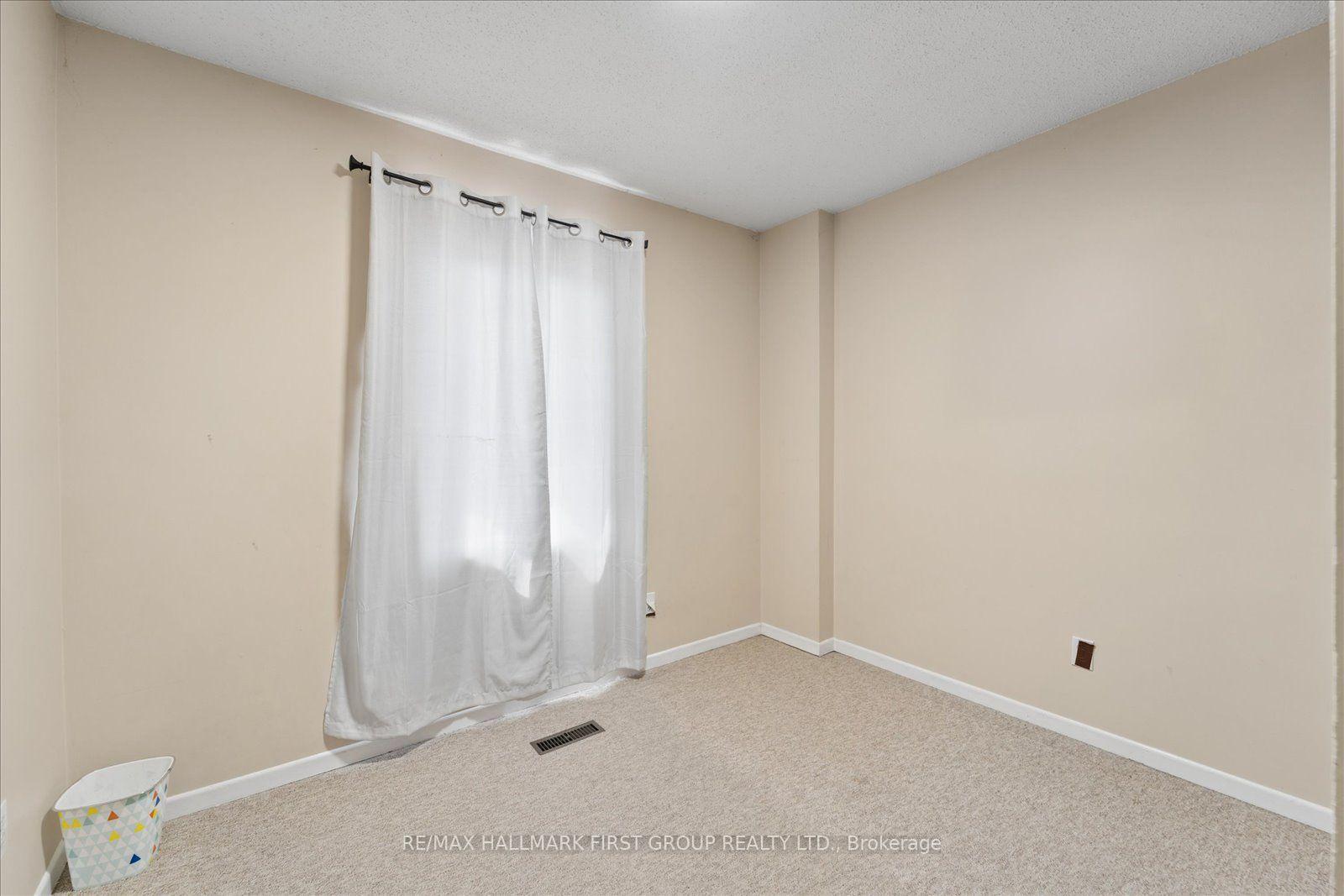 Photo 26 of 747 Stonepath Circle, Pickering, Amberlea — HOMEH