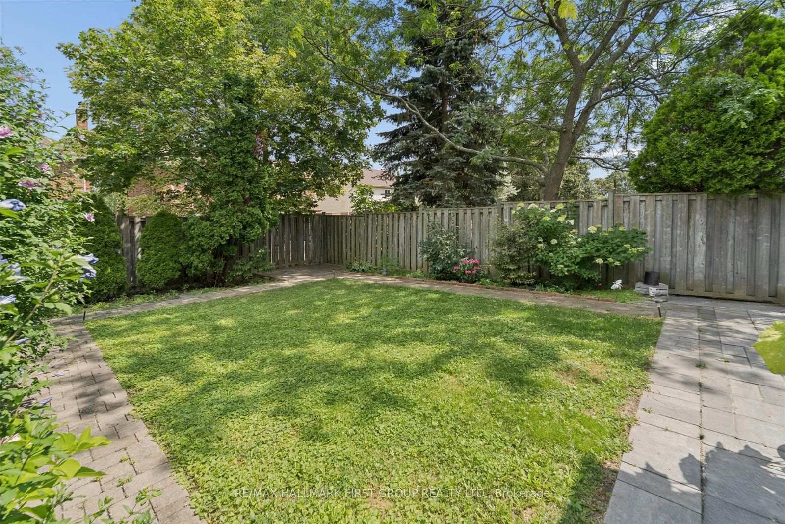 Photo 35 of 747 Stonepath Circle, Pickering, Amberlea — HOMEH