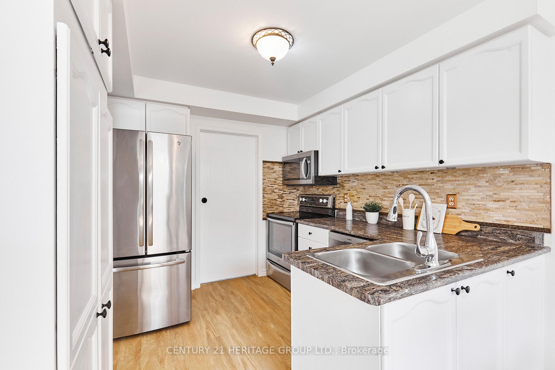 Photo 12 of 20 Old Colony Drive, Whitby, Pringle Creek — HOMEH