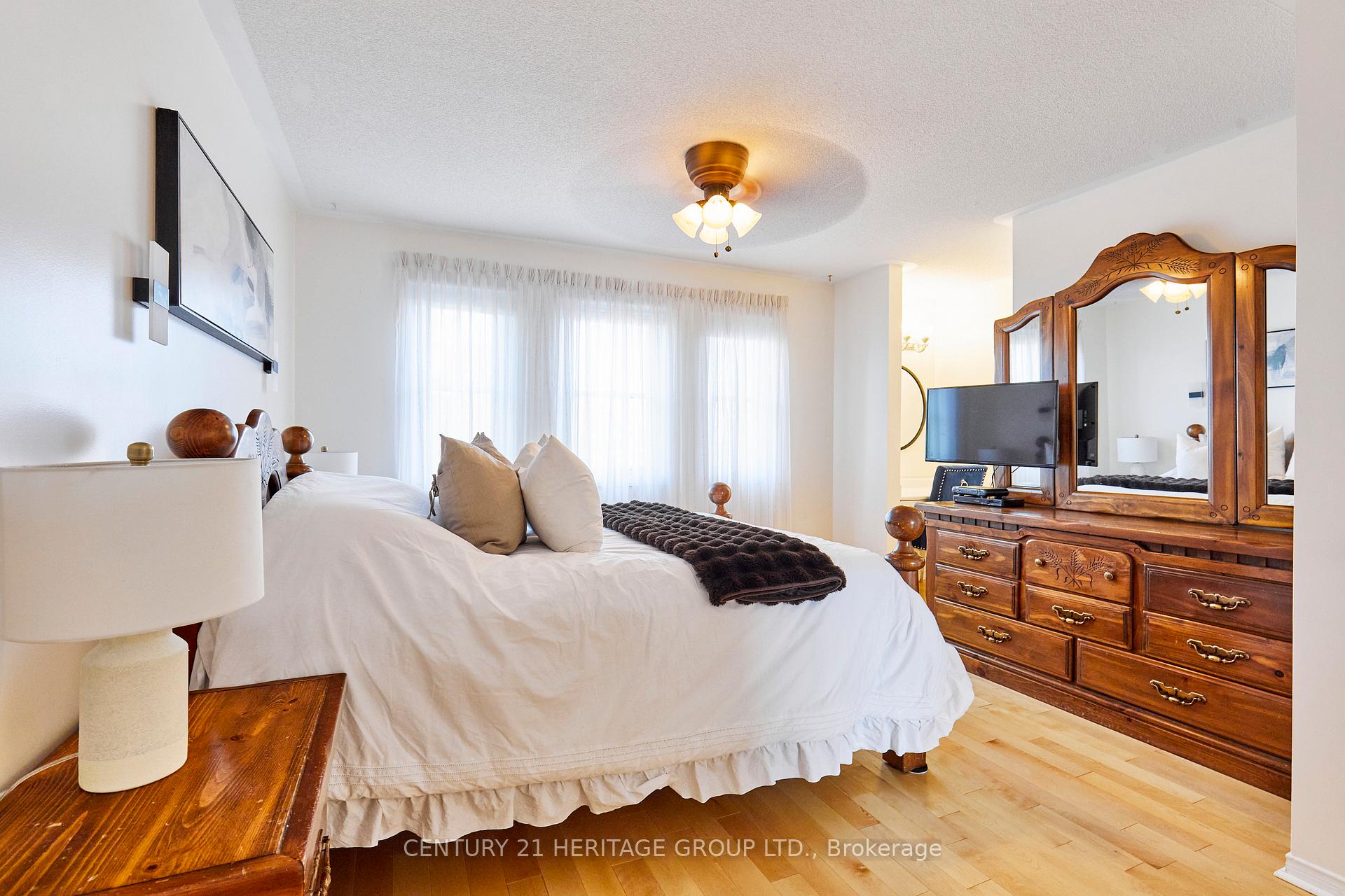 Photo 15 of 20 Old Colony Drive, Whitby, Pringle Creek — HOMEH