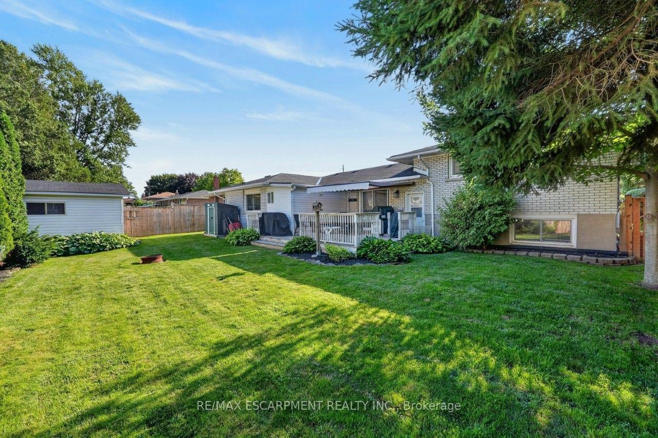 Photo 3 of 4387 Jackson Street, Lincoln, Beamsville — HOMEH