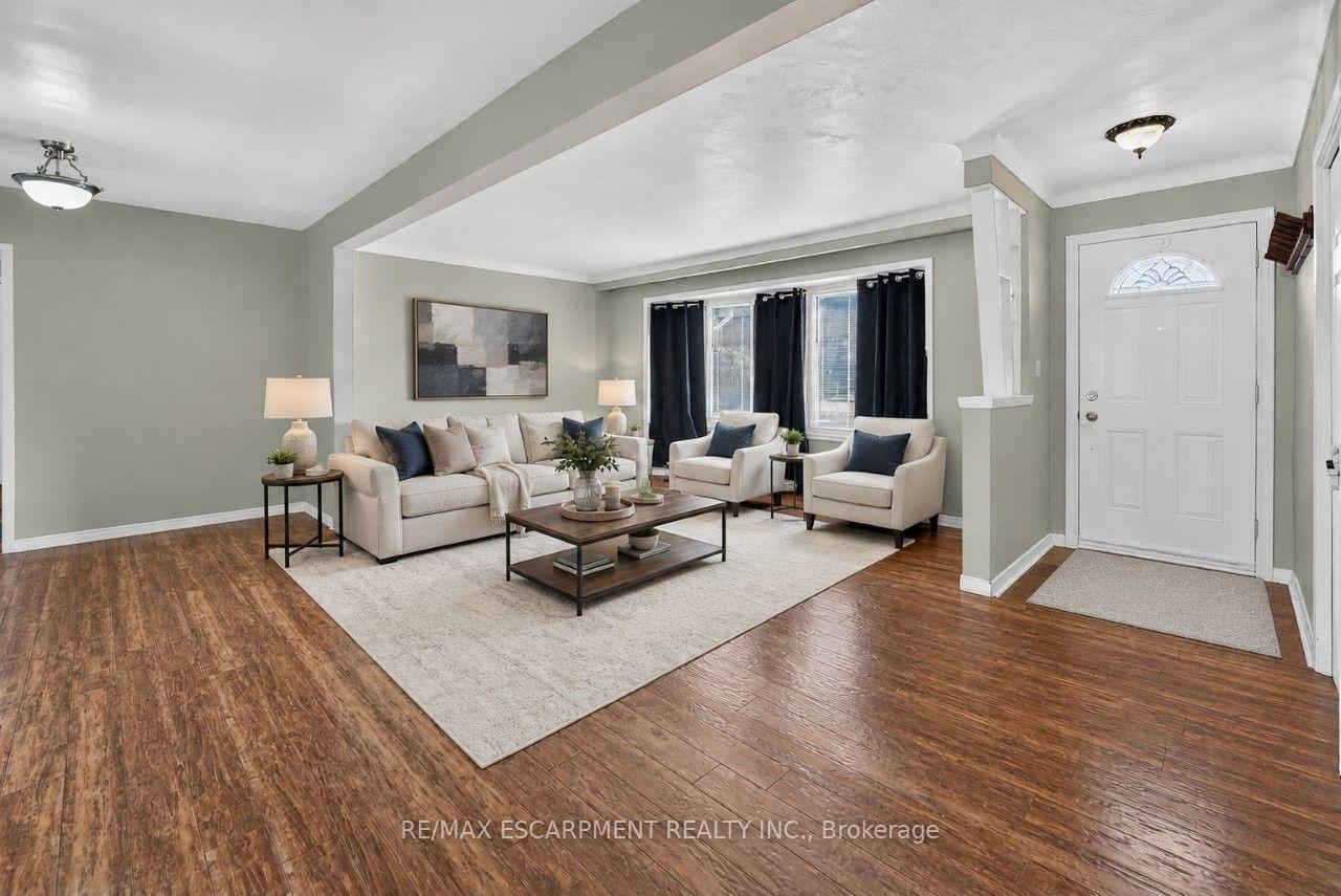Photo 4 of 4387 Jackson Street, Lincoln, Beamsville — HOMEH