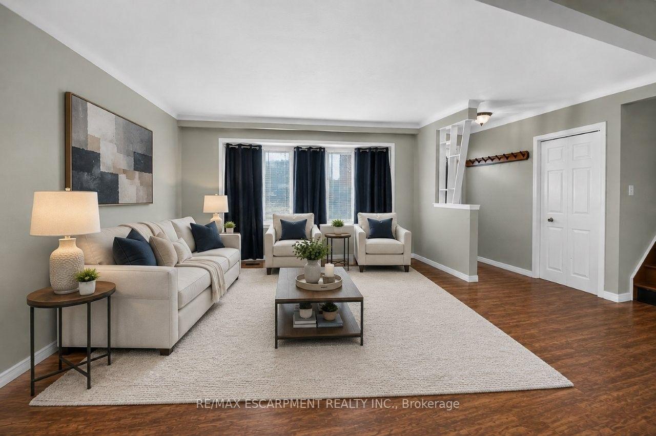 Photo 5 of 4387 Jackson Street, Lincoln, Beamsville — HOMEH