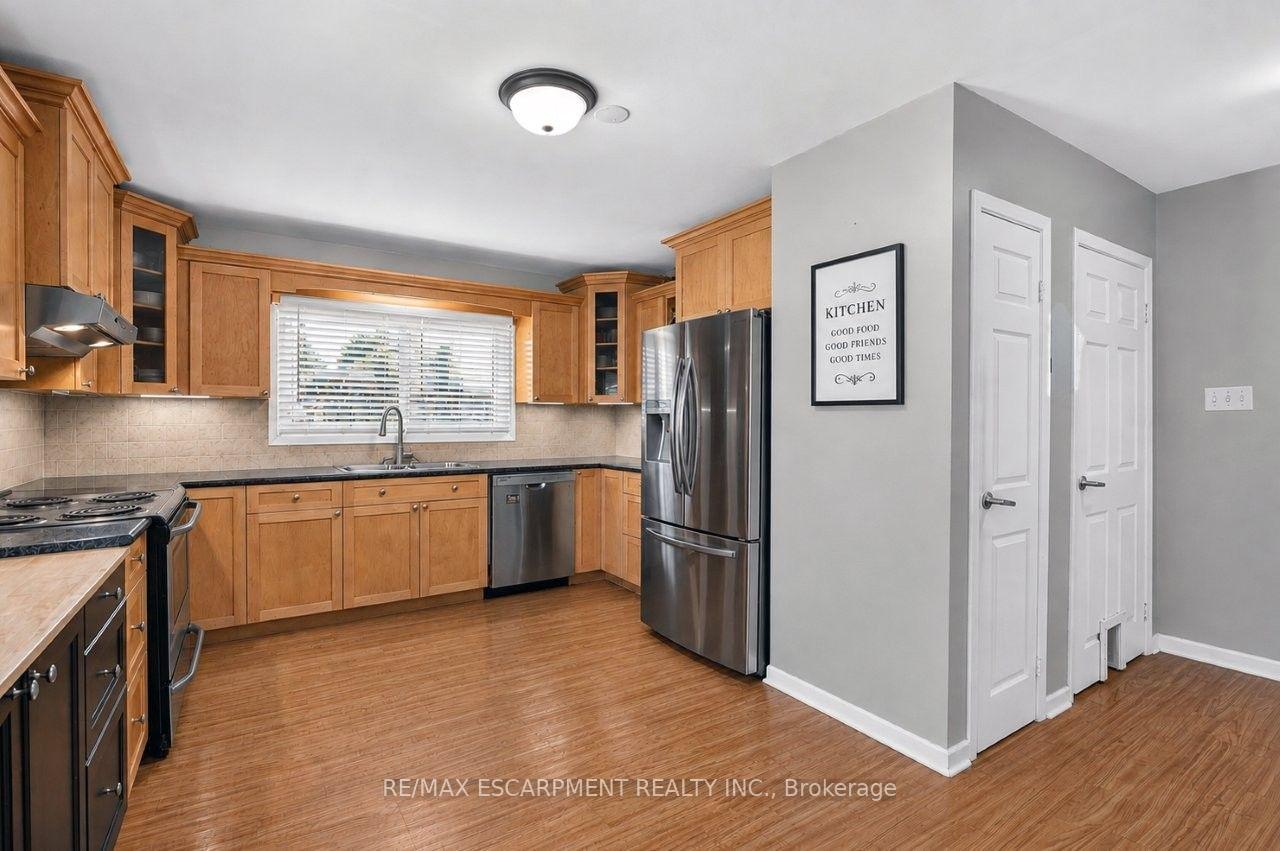 Photo 8 of 4387 Jackson Street, Lincoln, Beamsville — HOMEH