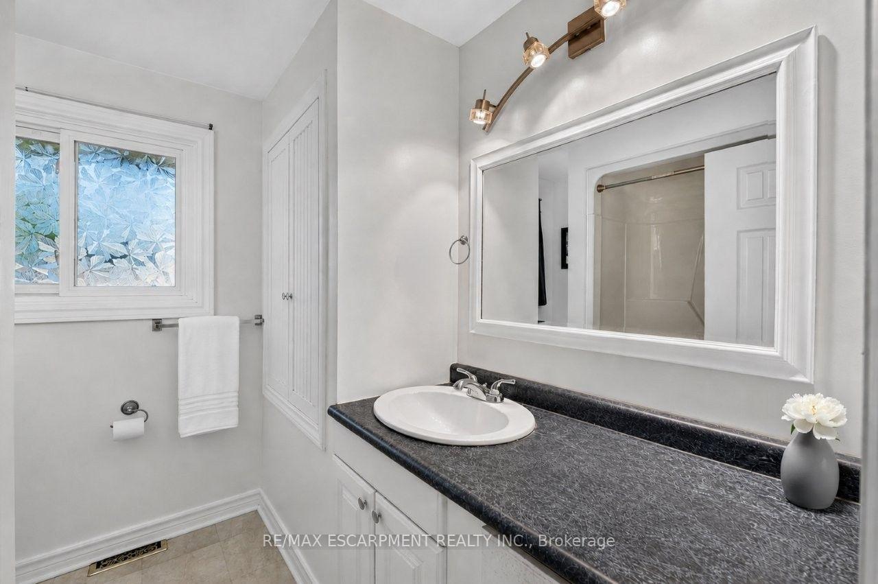 Photo 13 of 4387 Jackson Street, Lincoln, Beamsville — HOMEH