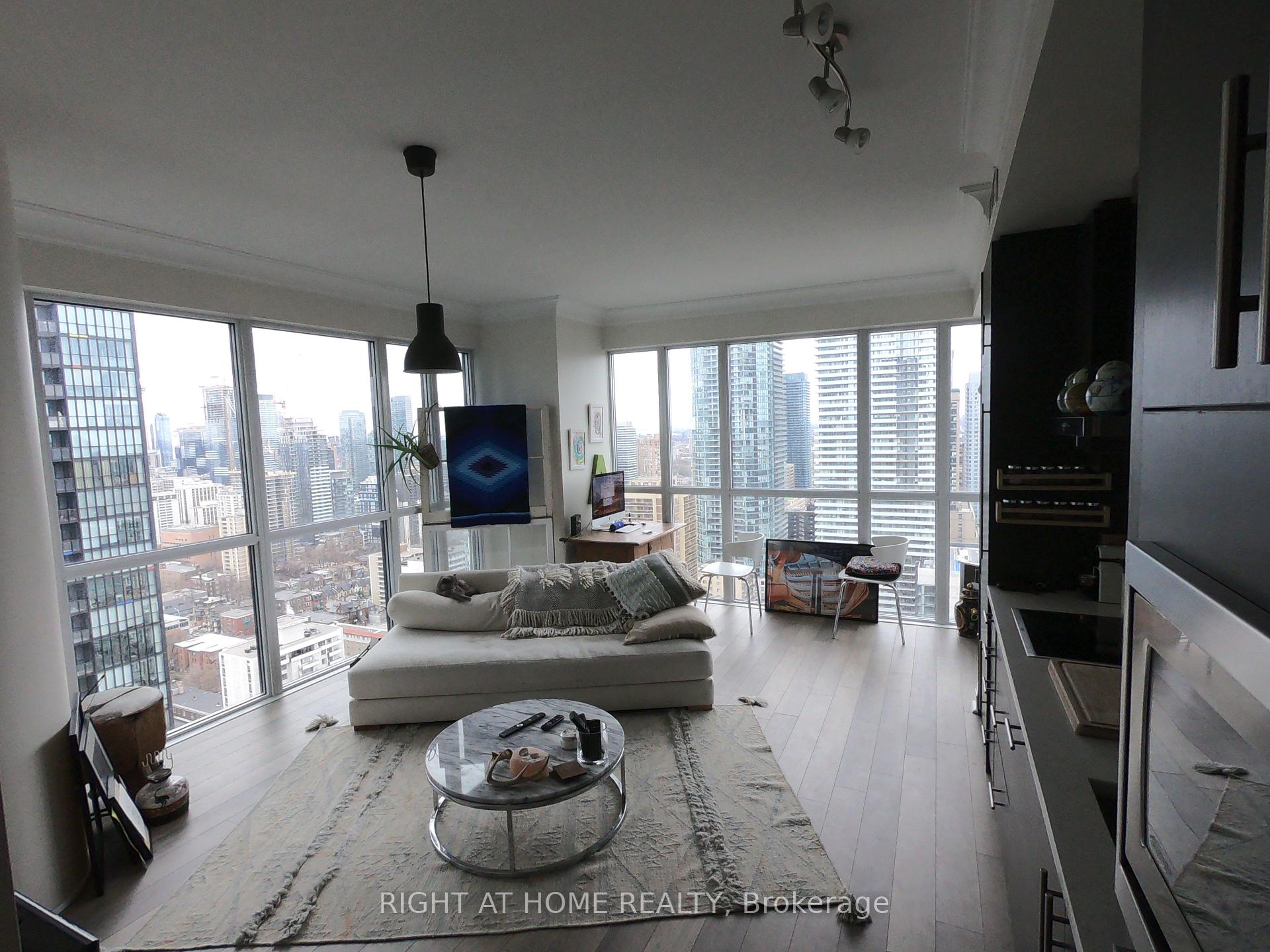 Photo 4 of Unit 3304, 28 Ted Rogers Way, Toronto, Church-Yonge Corridor — HOMEH
