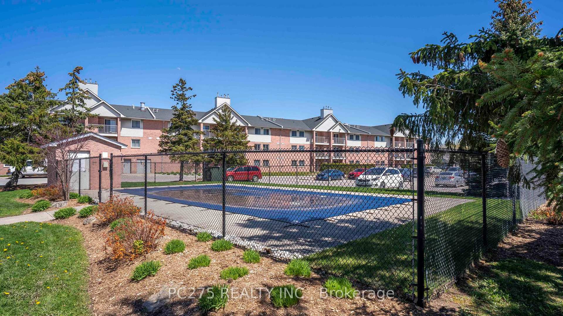 Photo 3 of Unit 68, 144 Conway Drive, London, South X — HOMEH