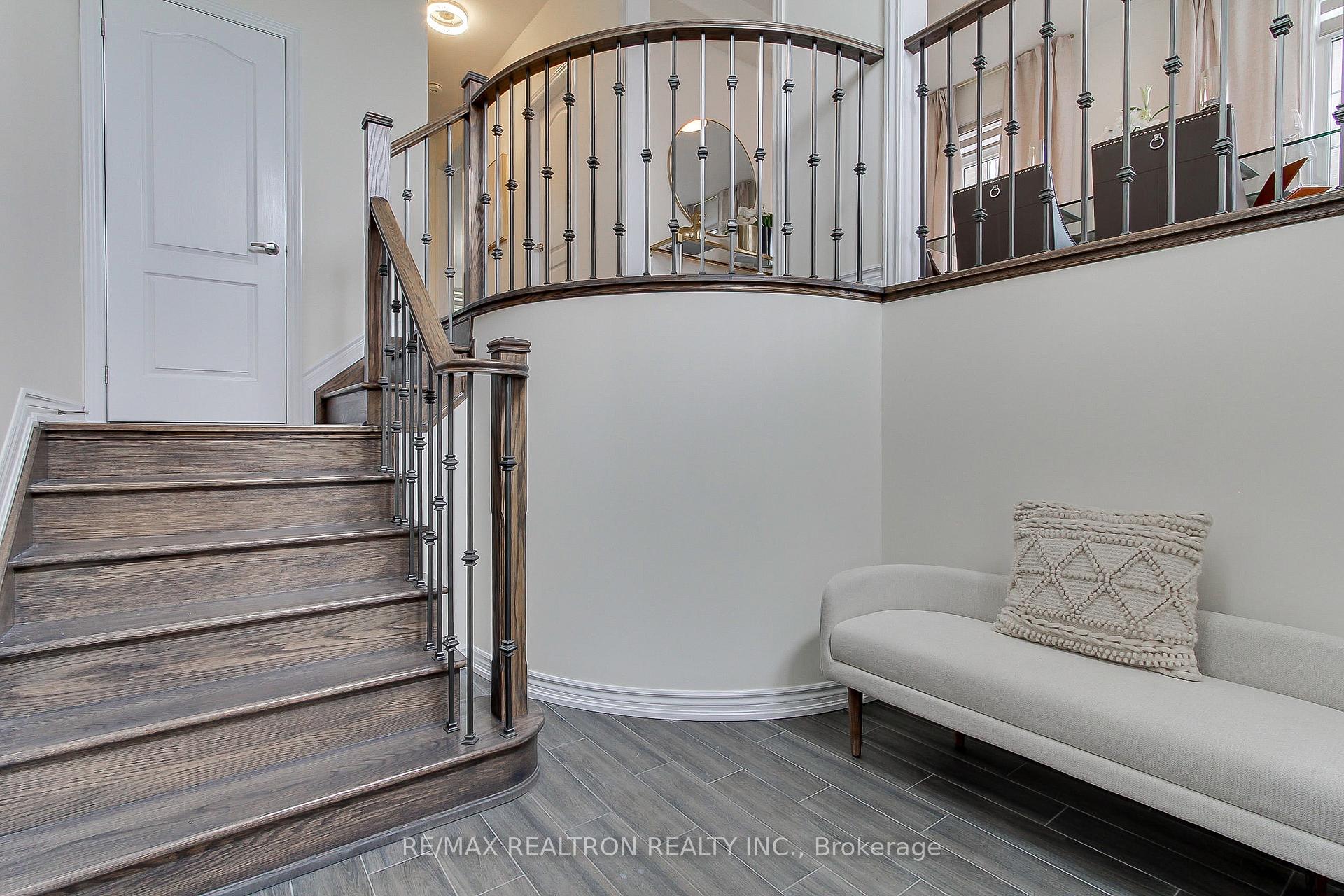 Photo 3 of 3046 Monarch Drive, Orillia — HOMEH