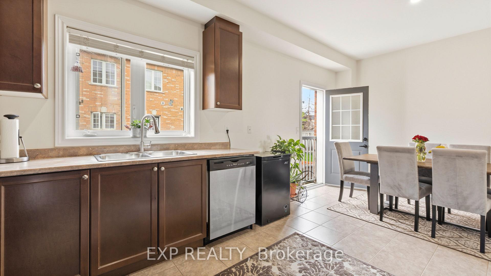 Photo 12 of 45 October Place, Brampton, Bram West — HOMEH