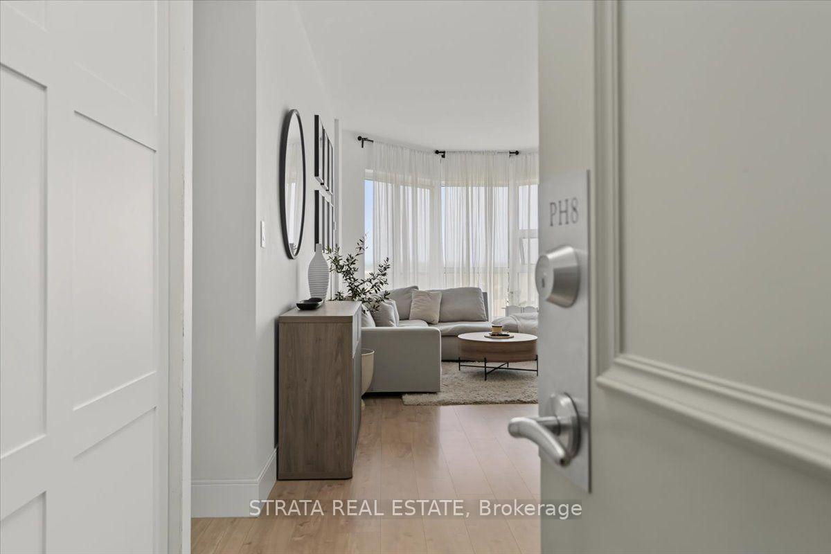 Photo 2 of Unit Ph8, 20 Dean Park Road, Scarborough, Rouge — HOMEH