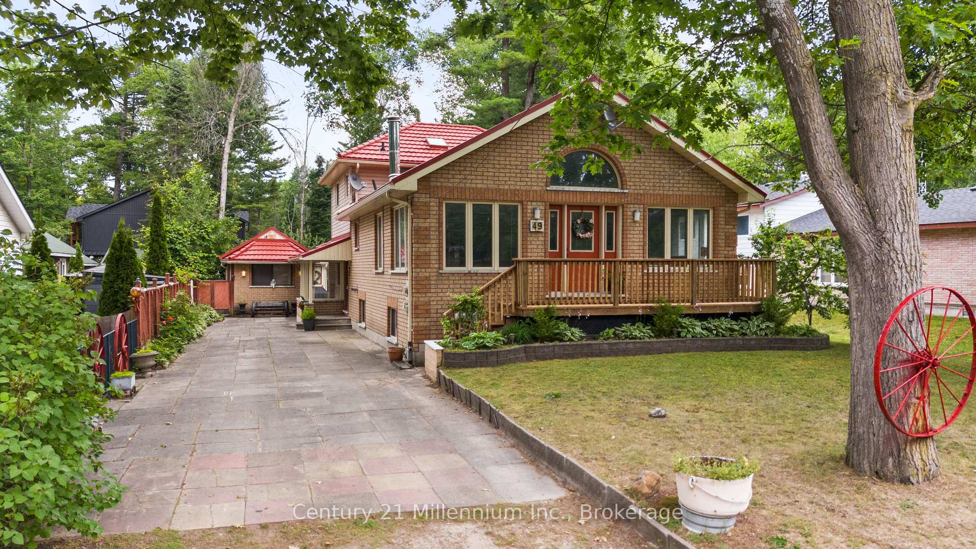 Photo of 49 32nd Street N