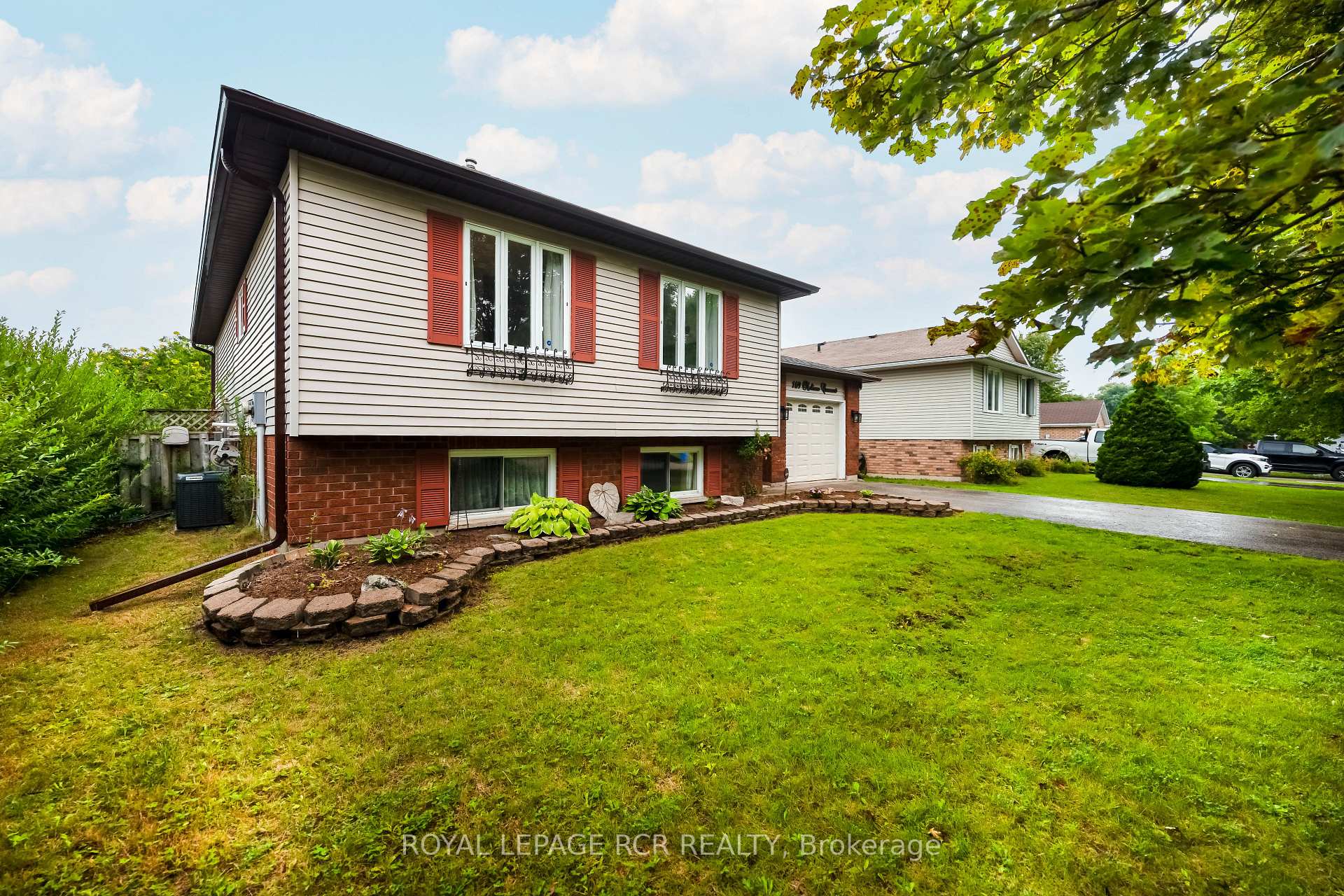 Photo 4 of 169 Melissa Crescent, Wellington North, Mount Forest — HOMEH