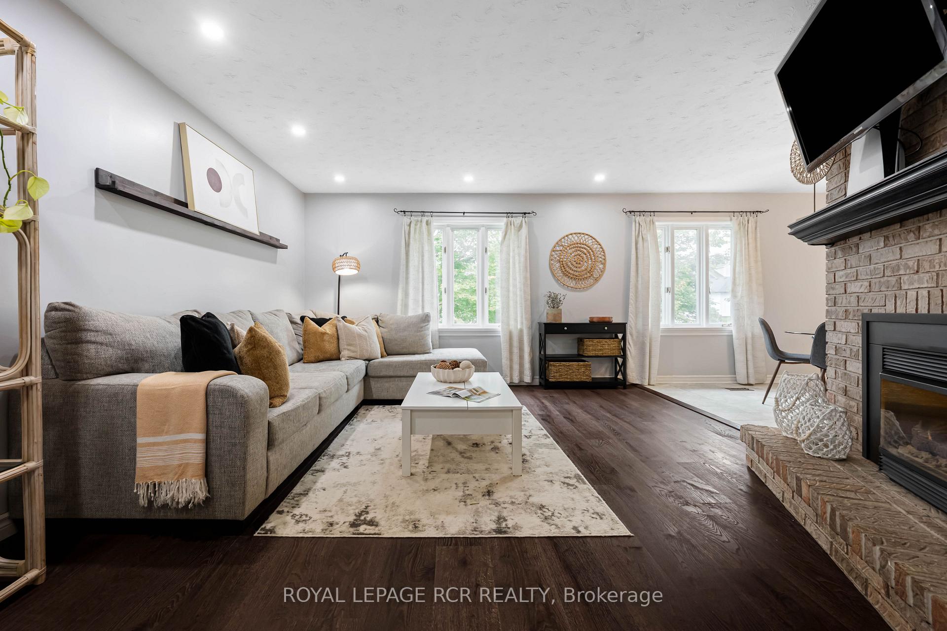 Photo 10 of 169 Melissa Crescent, Wellington North, Mount Forest — HOMEH