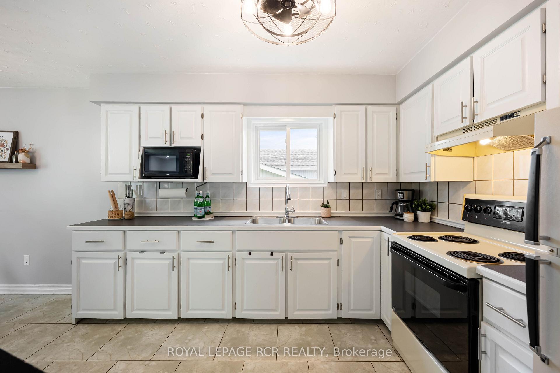Photo 22 of 169 Melissa Crescent, Wellington North, Mount Forest — HOMEH