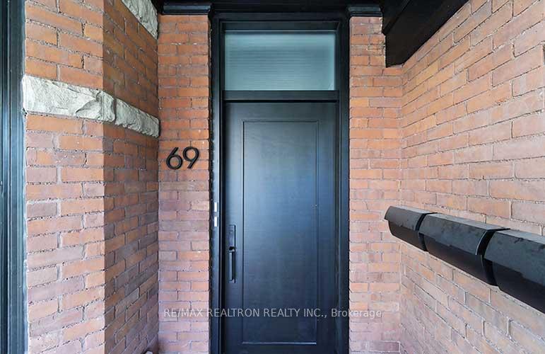 Photo 2 of Unit 2, 69 Brunswick Avenue, Toronto, University — HOMEH
