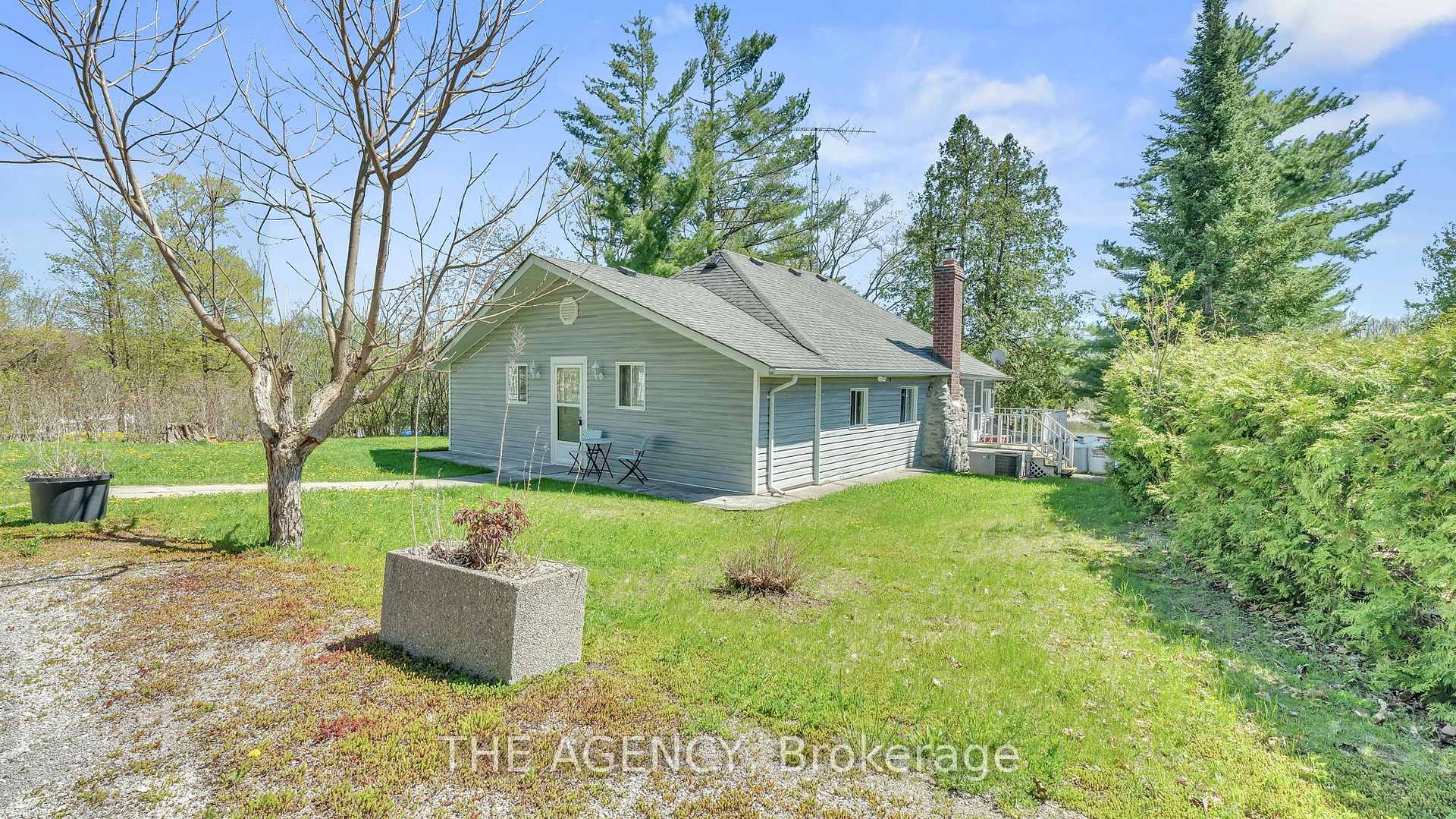 Photo 5 of 108 Coldstream Road, Kawartha Lakes, Fenelon Falls — HOMEH
