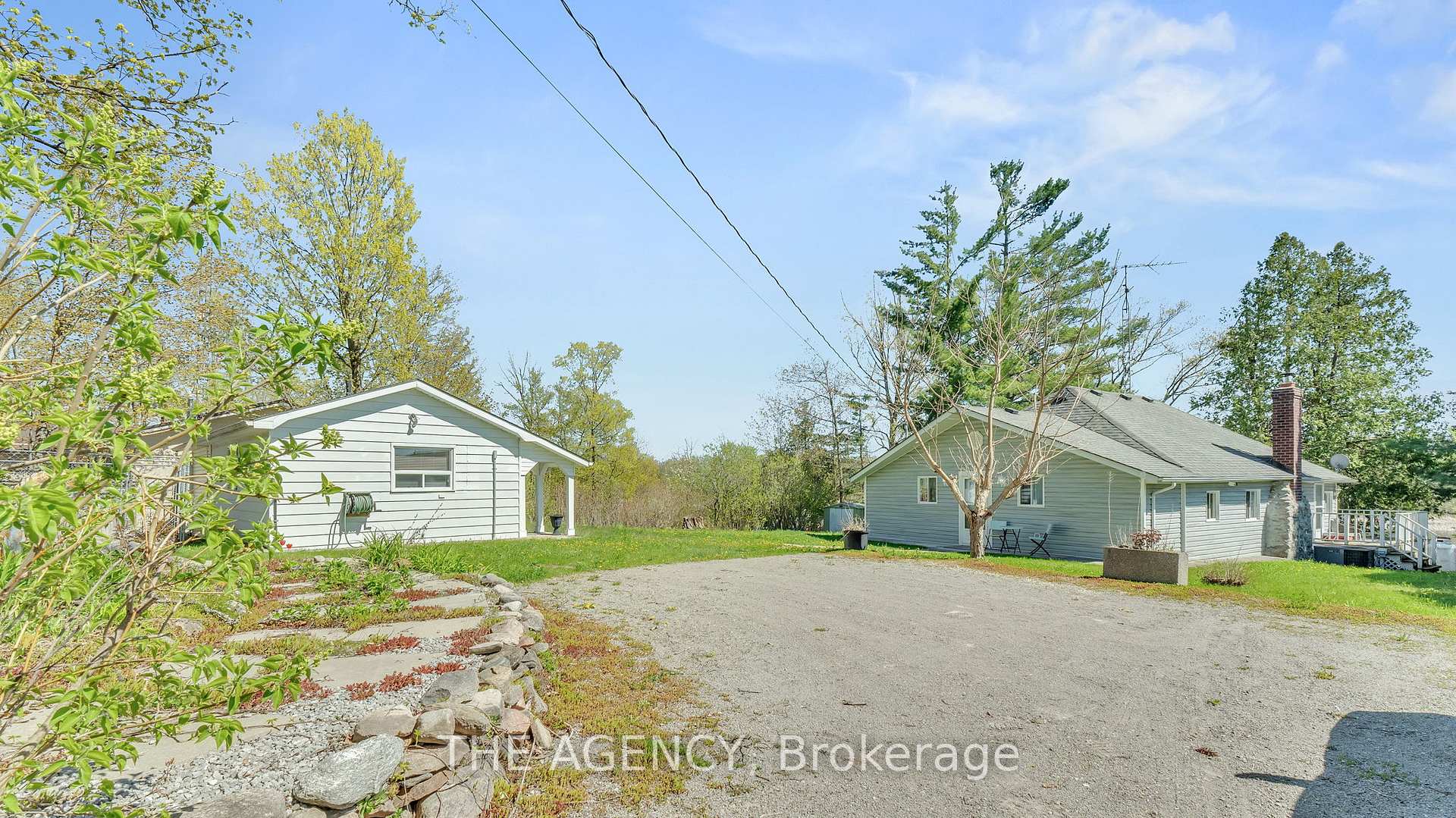 Photo 7 of 108 Coldstream Road, Kawartha Lakes, Fenelon Falls — HOMEH