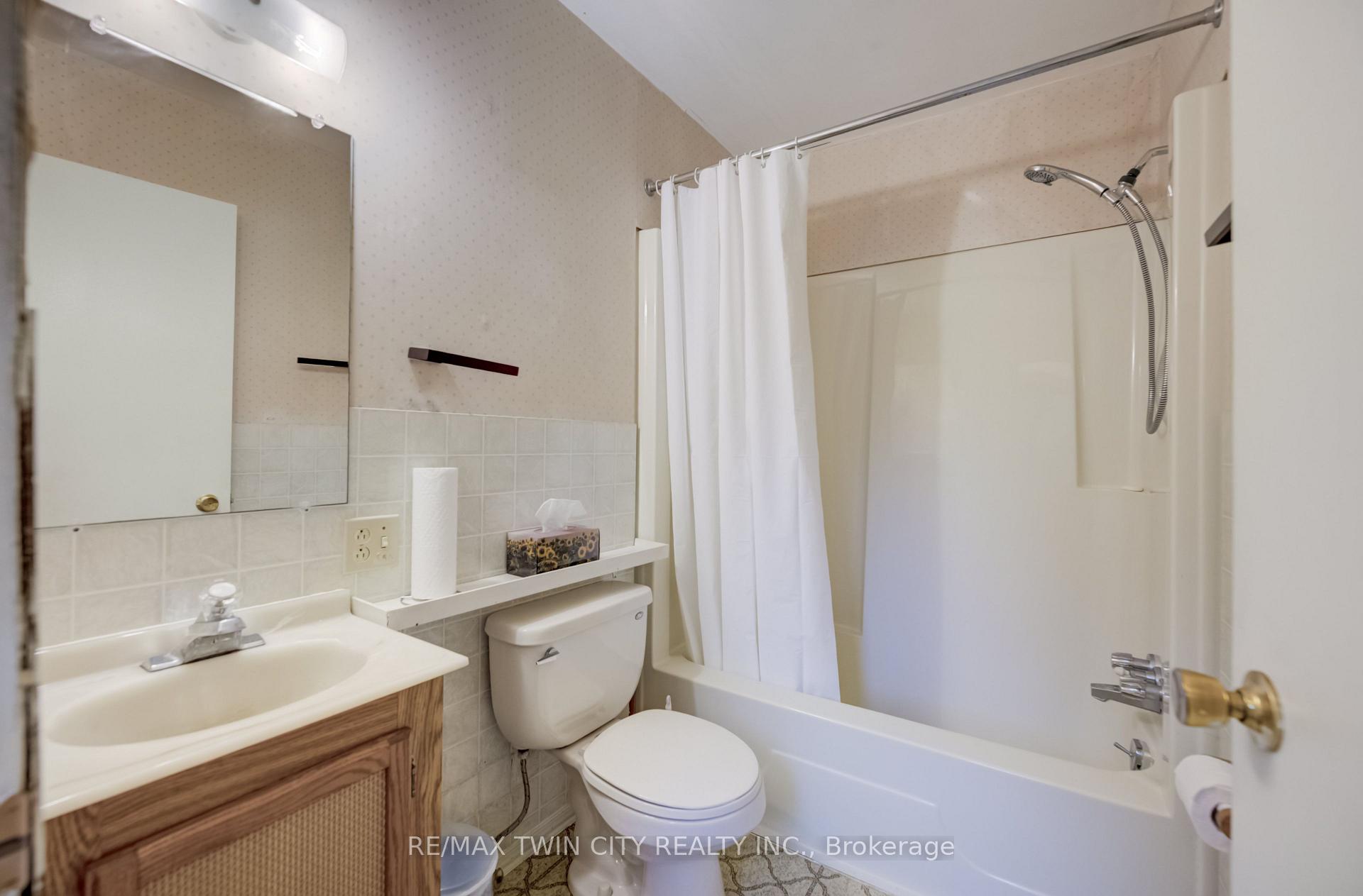 Photo 16 of 757 Victoria Road, Huron-Kinloss — HOMEH