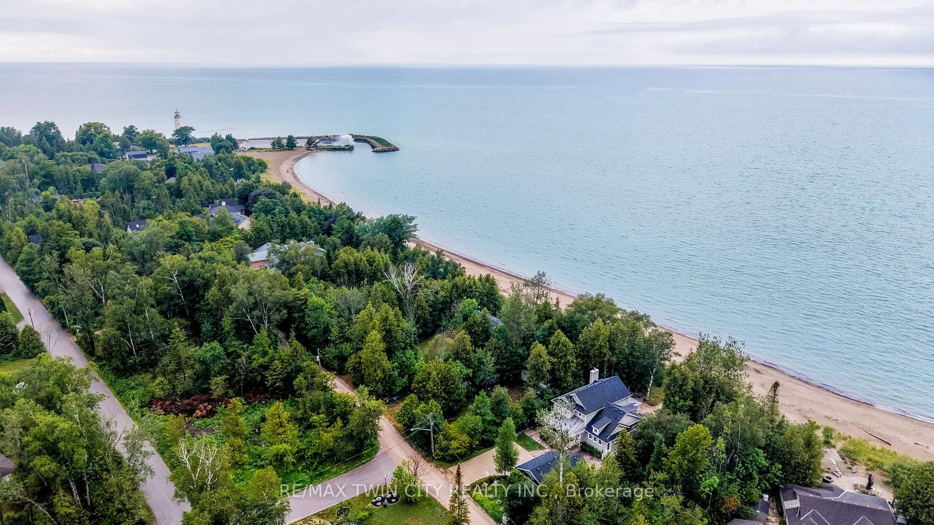 Photo 37 of 757 Victoria Road, Huron-Kinloss — HOMEH