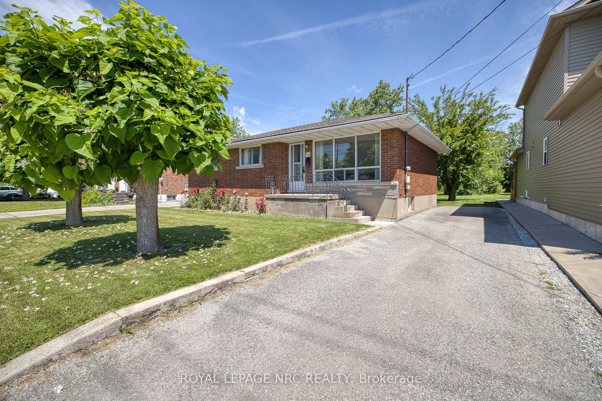 Photo 1 of 409 Broadway Avenue, Welland, Broadway — HOMEH