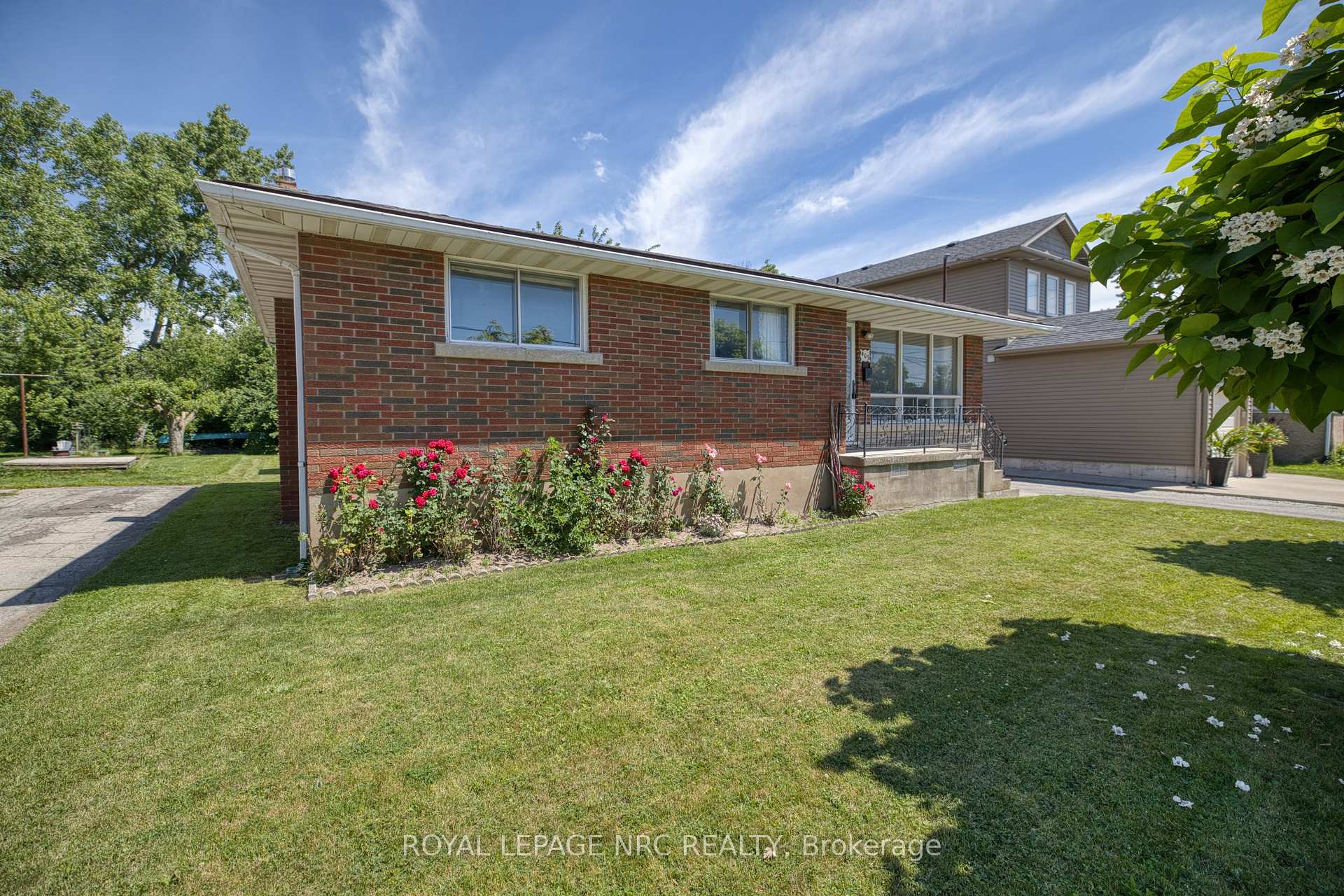 Photo 4 of 409 Broadway Avenue, Welland, Broadway — HOMEH