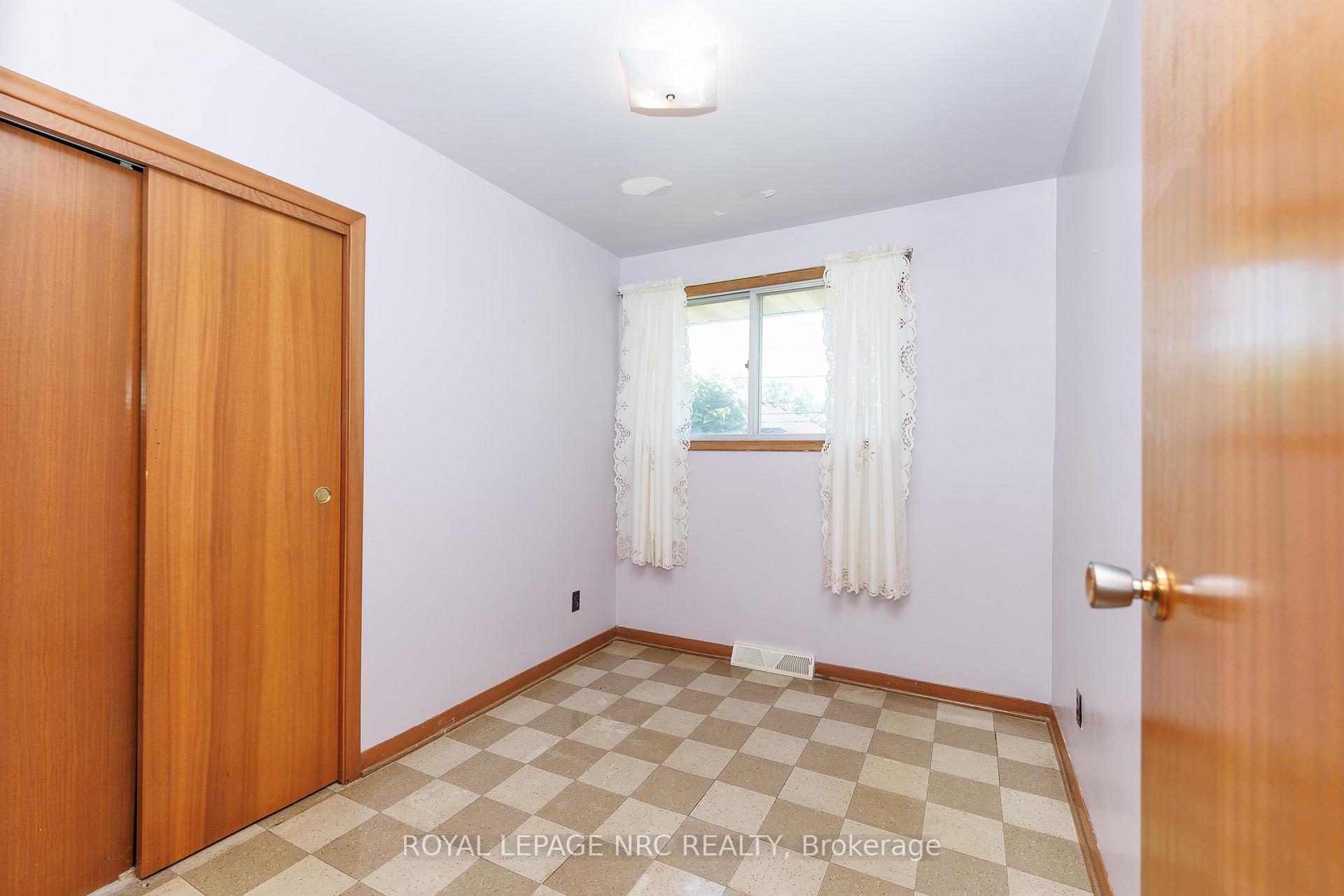 Photo 11 of 409 Broadway Avenue, Welland, Broadway — HOMEH