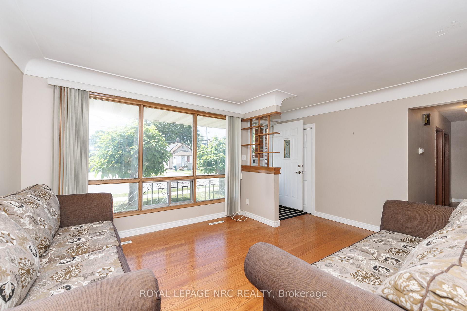 Photo 13 of 409 Broadway Avenue, Welland, Broadway — HOMEH