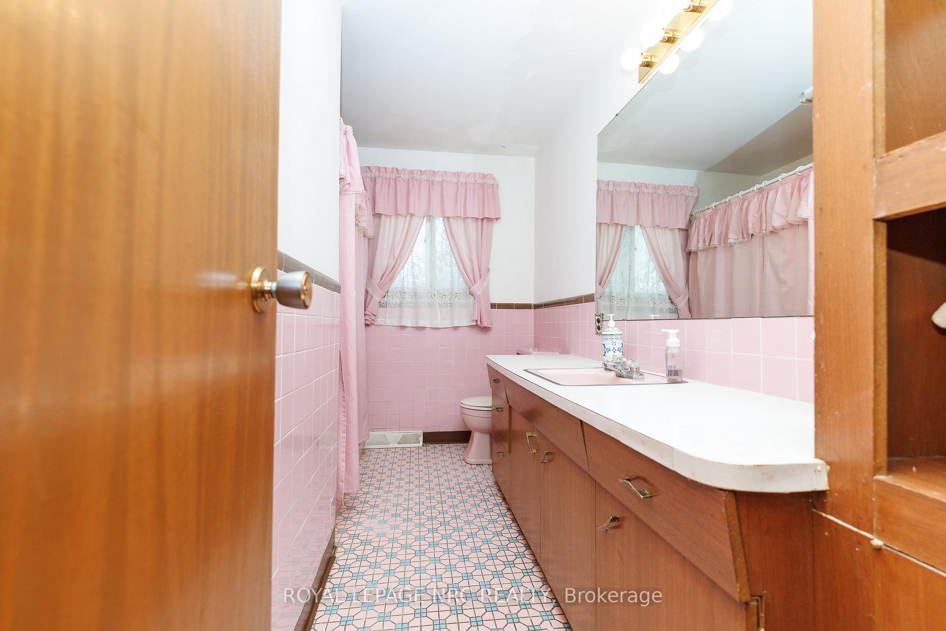 Photo 16 of 409 Broadway Avenue, Welland, Broadway — HOMEH