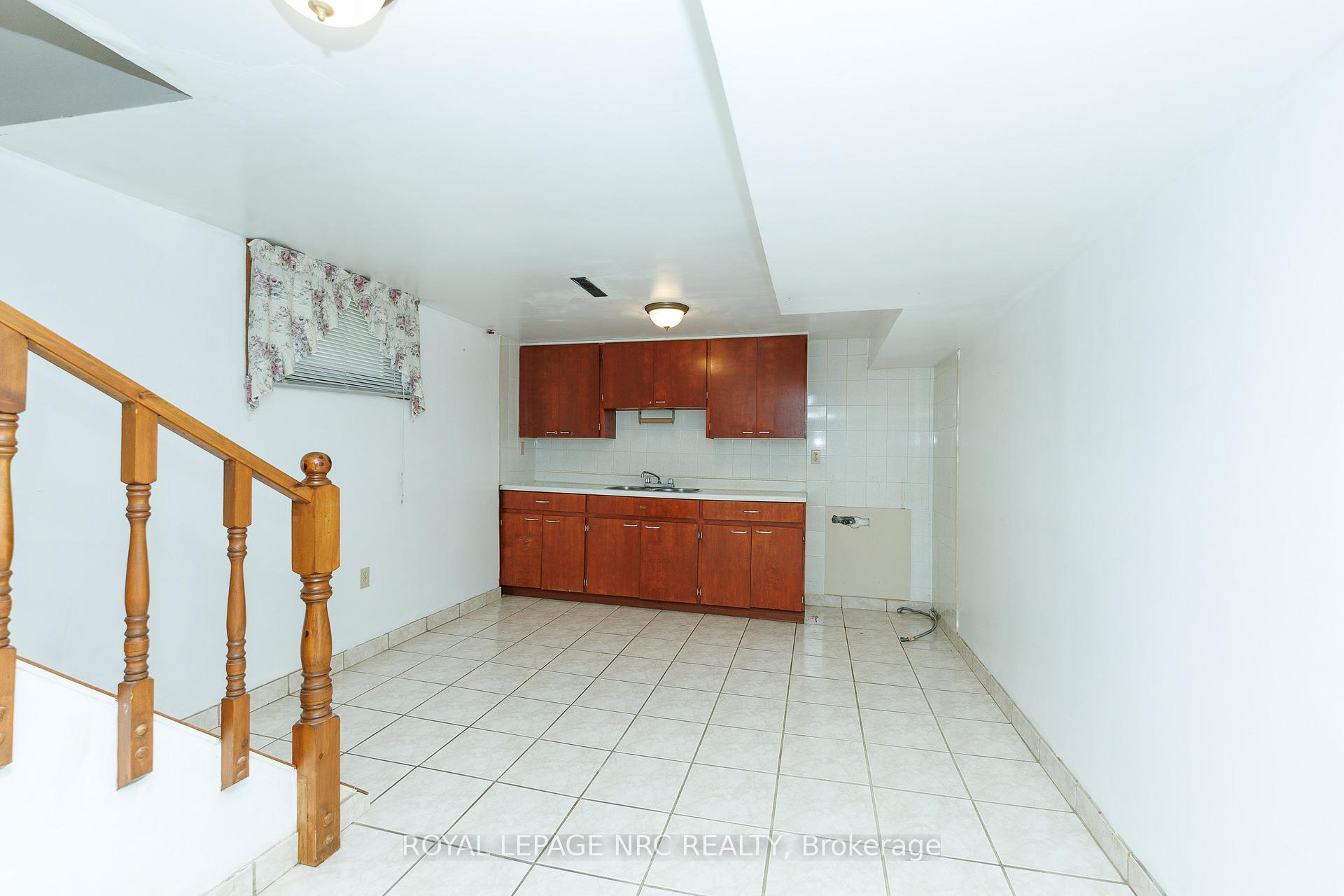 Photo 19 of 409 Broadway Avenue, Welland, Broadway — HOMEH