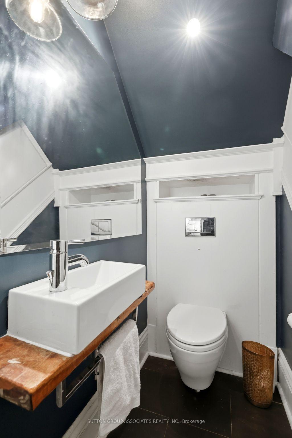 Photo 21 of 33 Albany Avenue, Toronto, The Annex — HOMEH