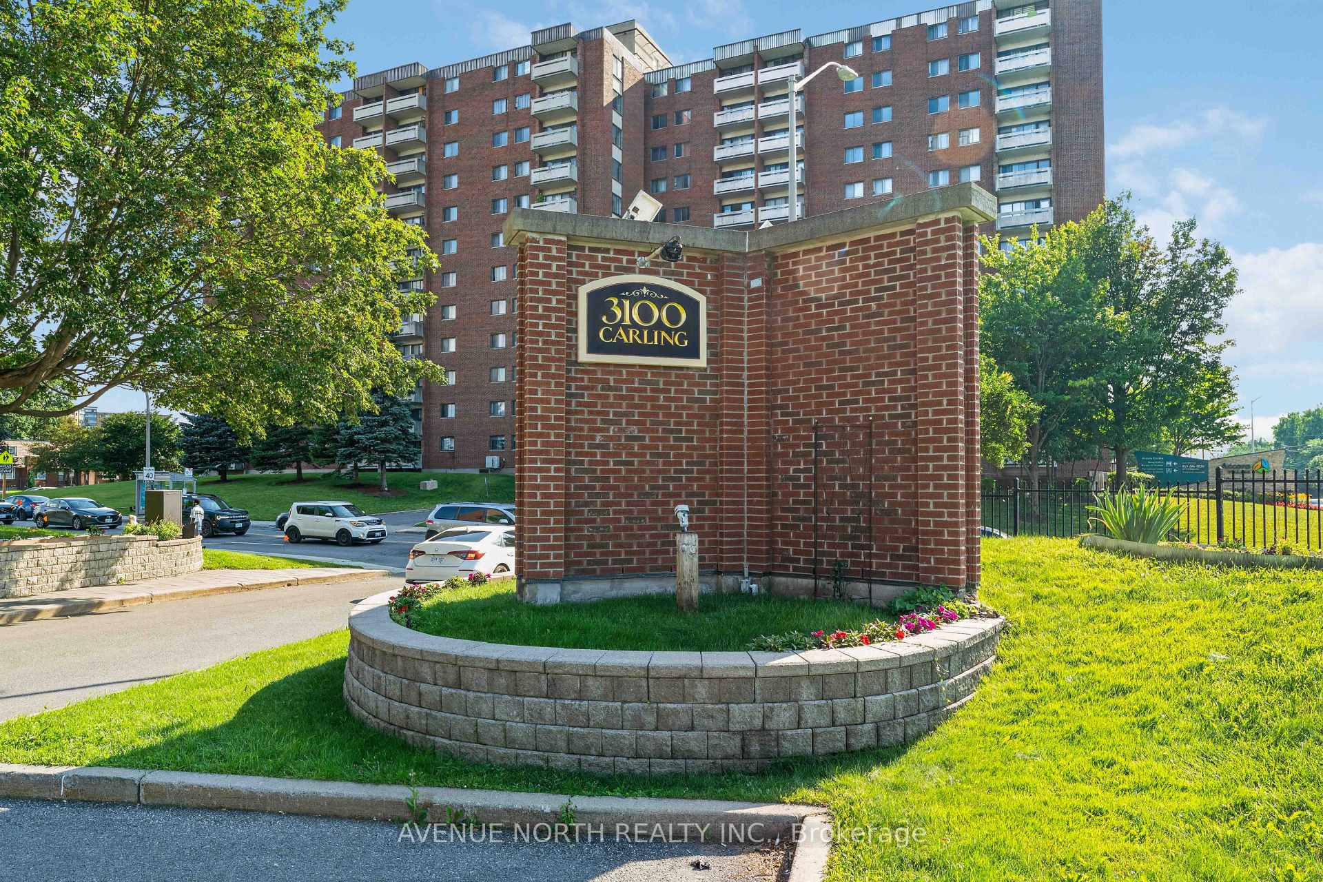 Front of Unit 820, 3100 Carling Avenue