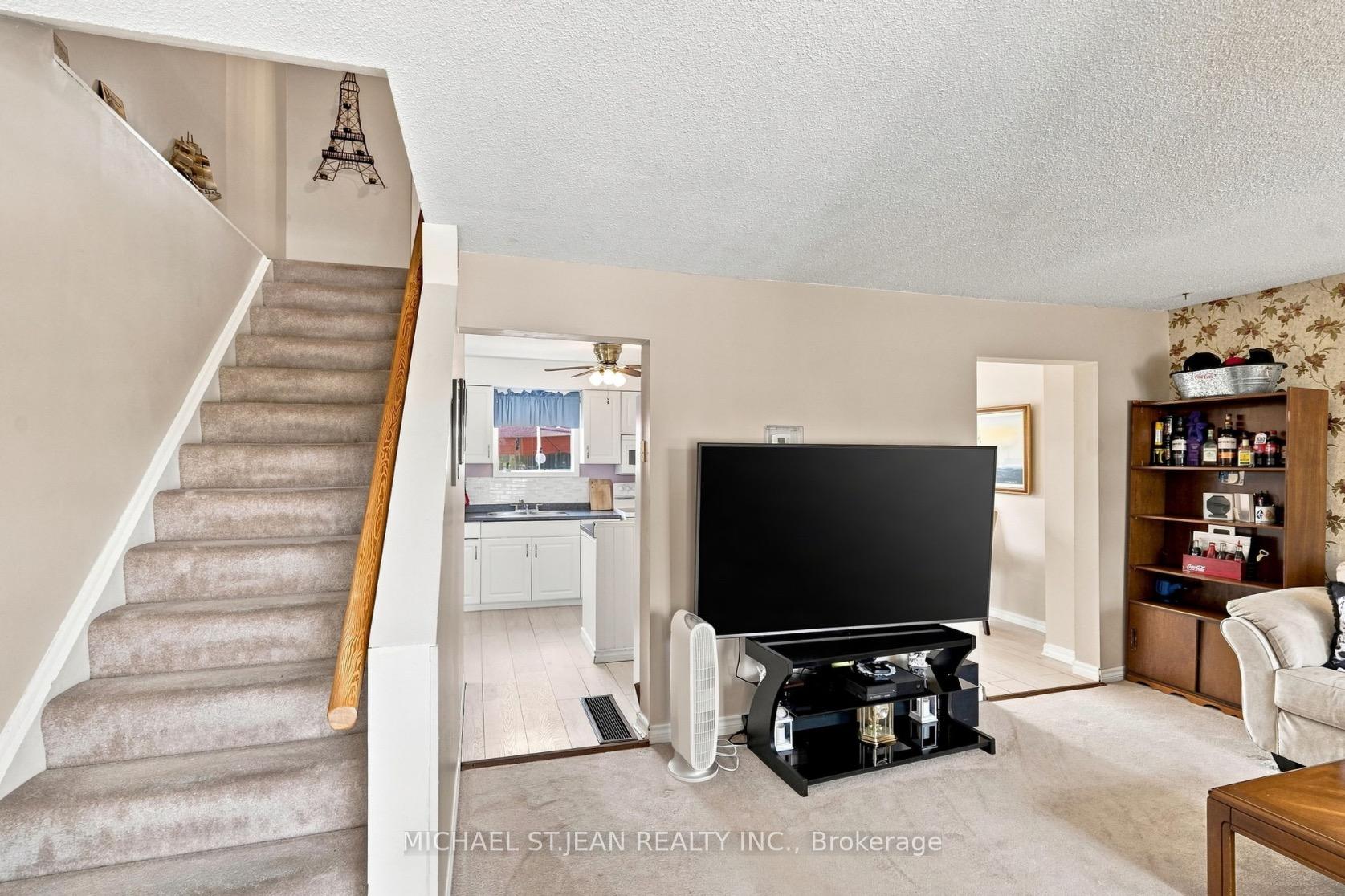 Photo 9 of 31 Belleau Street, Hamilton, Stoney Creek — HOMEH