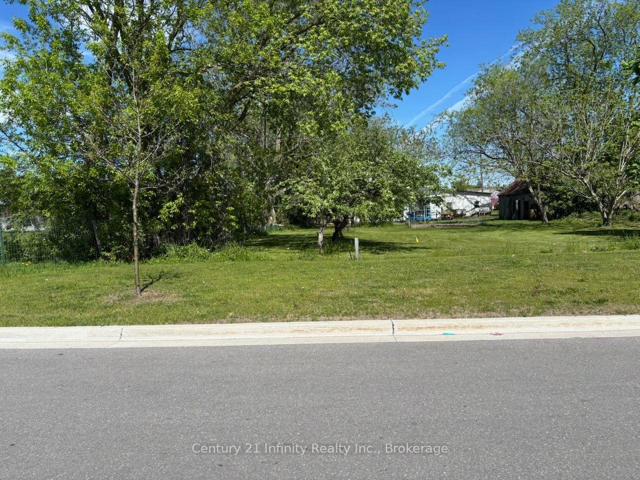 Photo 4 of 54 Townline Road S, Oshawa, Donevan — HOMEH