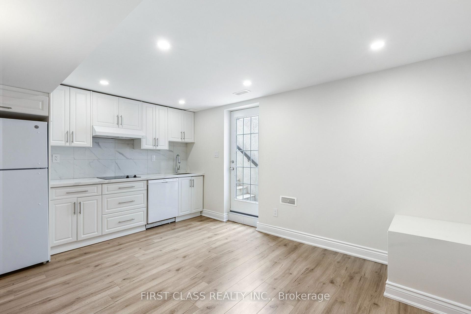Photo 3 of 802 Yates Drive, Milton, Coates — HOMEH