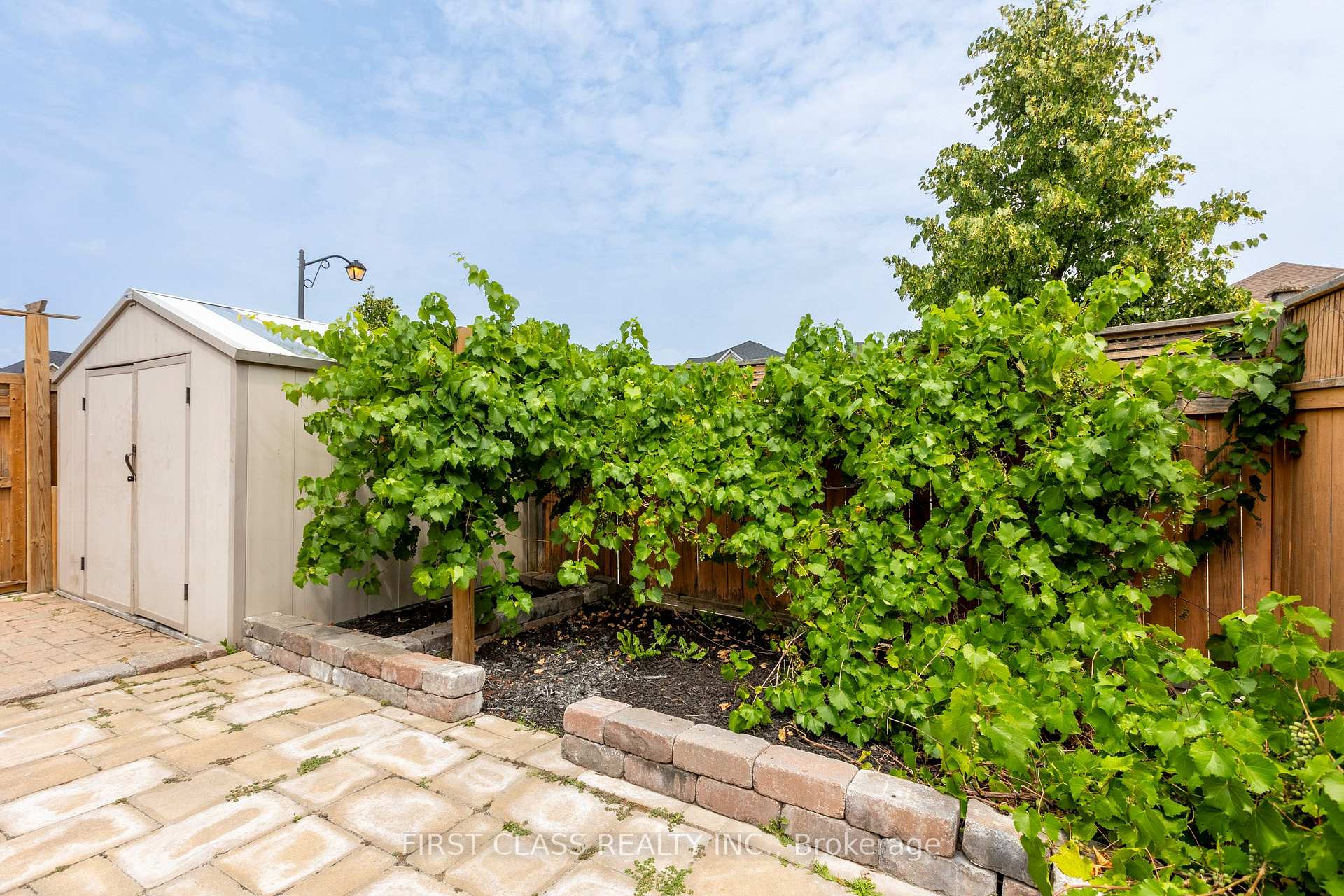 Photo 12 of 802 Yates Drive, Milton, Coates — HOMEH