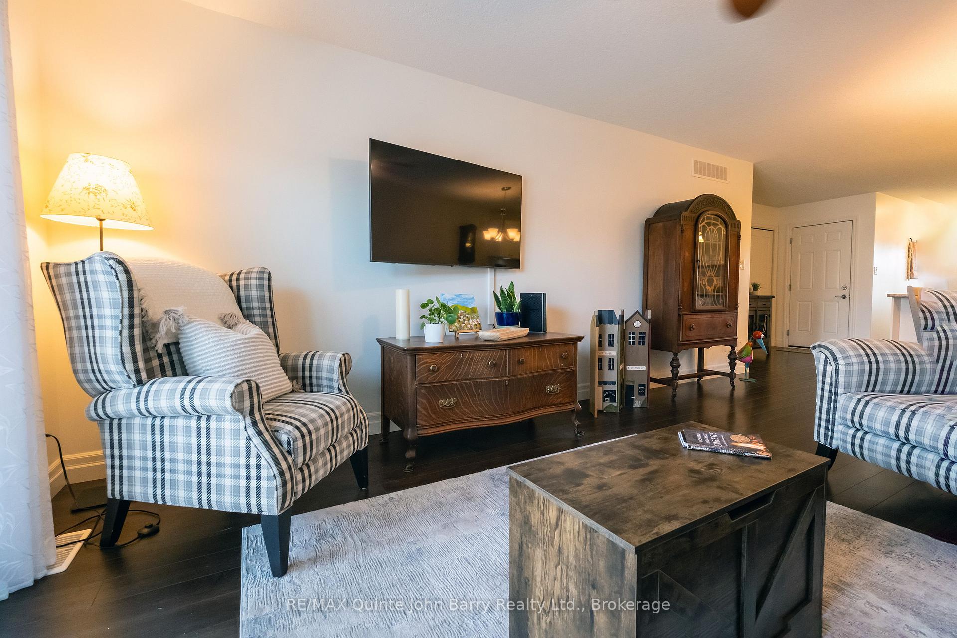 Photo 10 of 9 McIntosh Crescent, Quinte West, Murray Ward — HOMEH