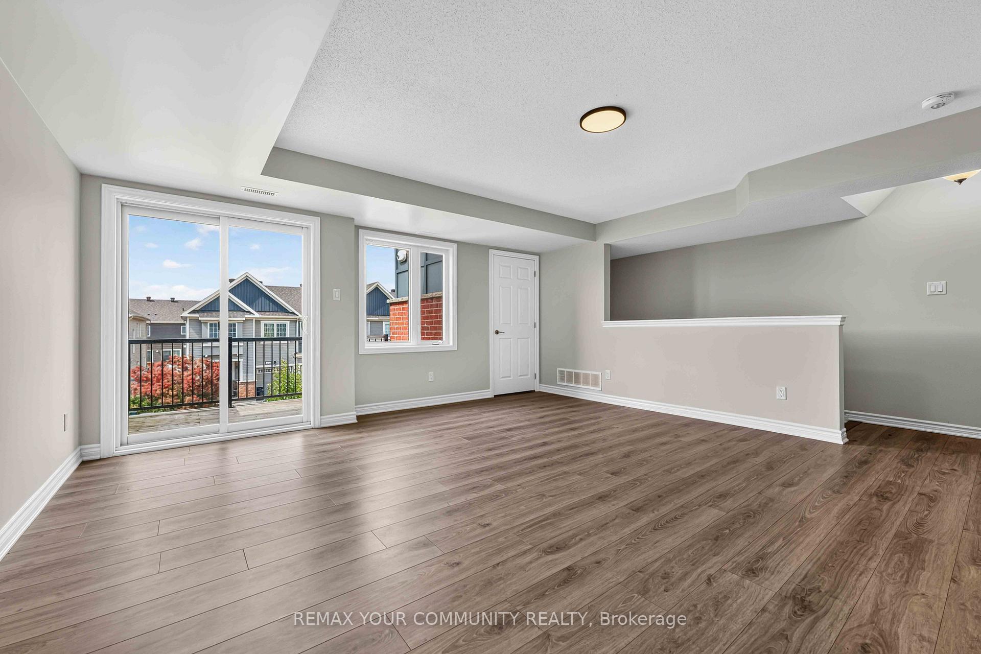 Photo 9 of 2250 Watercolours Way, Ottawa, Barrhaven - Half Moon Bay — HOMEH