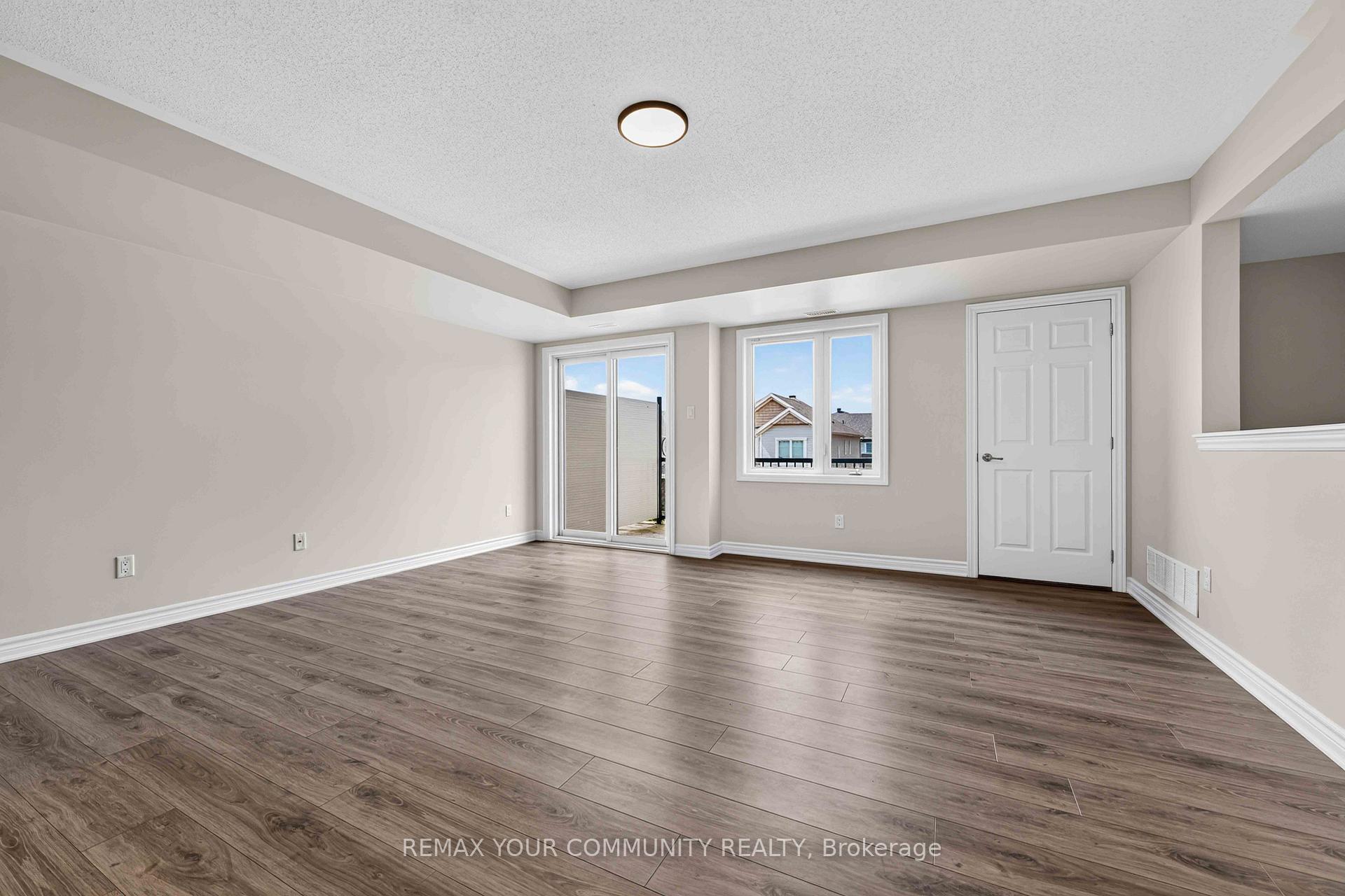 Photo 10 of 2250 Watercolours Way, Ottawa, Barrhaven - Half Moon Bay — HOMEH