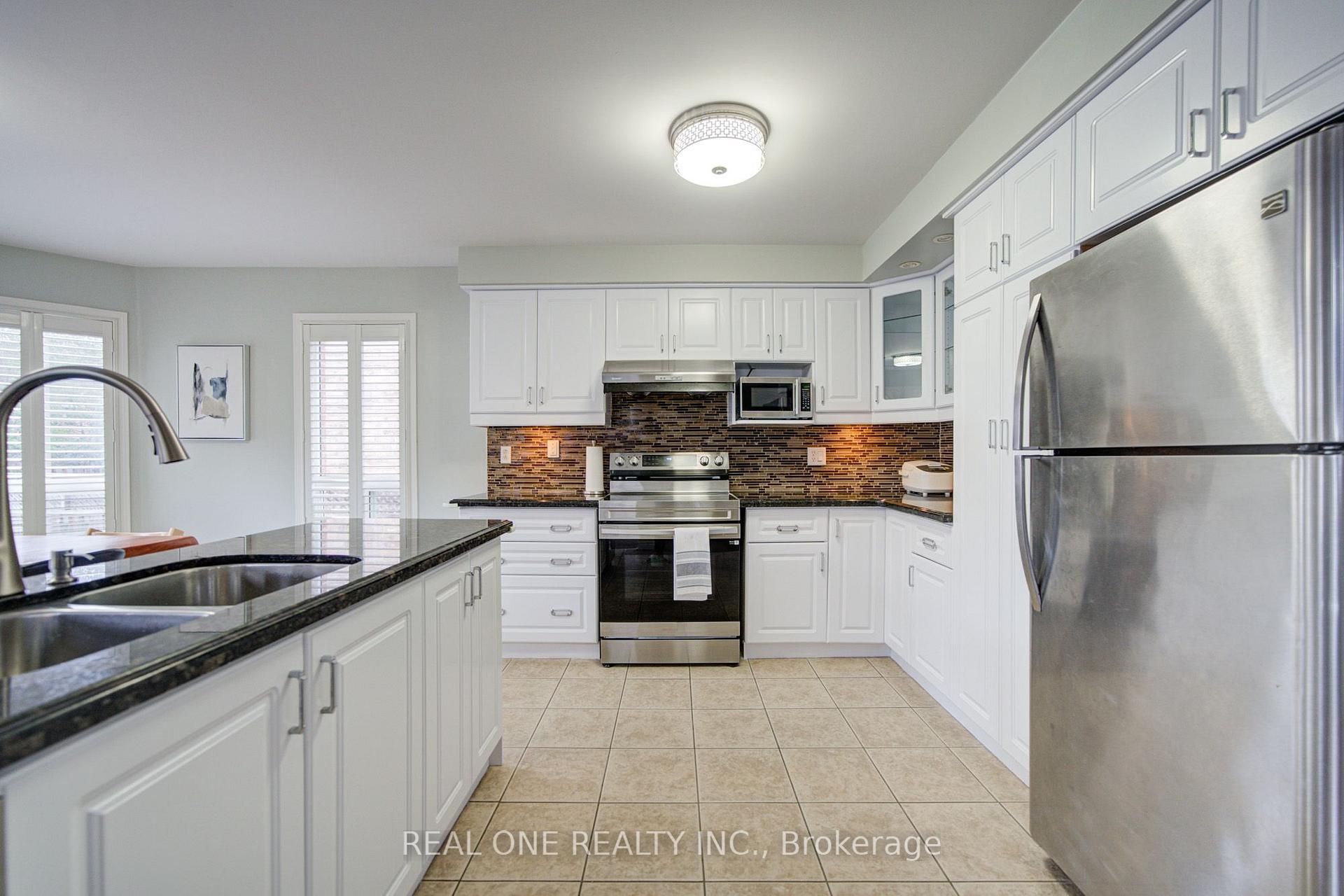 Photo 10 of 191 Drummond Drive, Vaughan, Maple — HOMEH