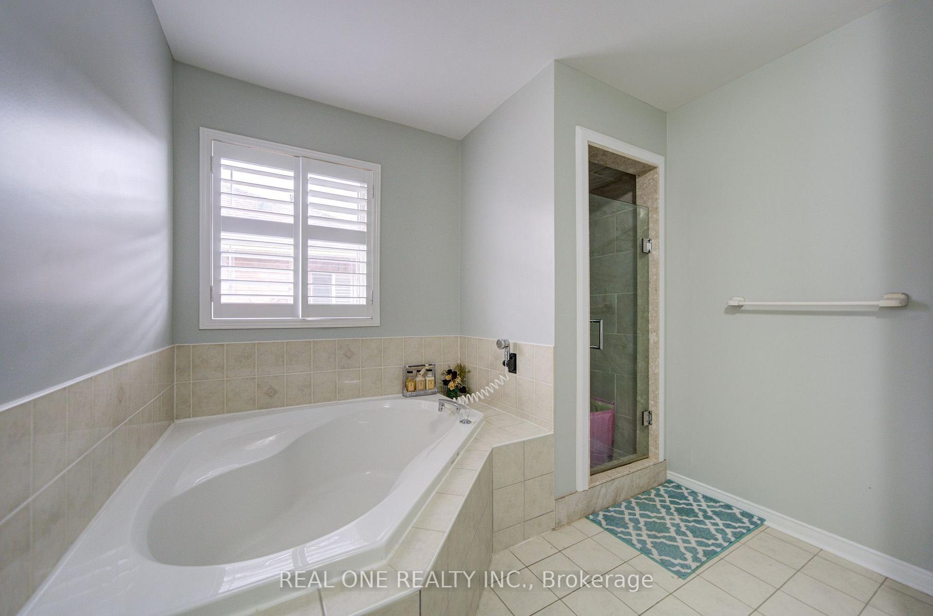 Photo 23 of 191 Drummond Drive, Vaughan, Maple — HOMEH